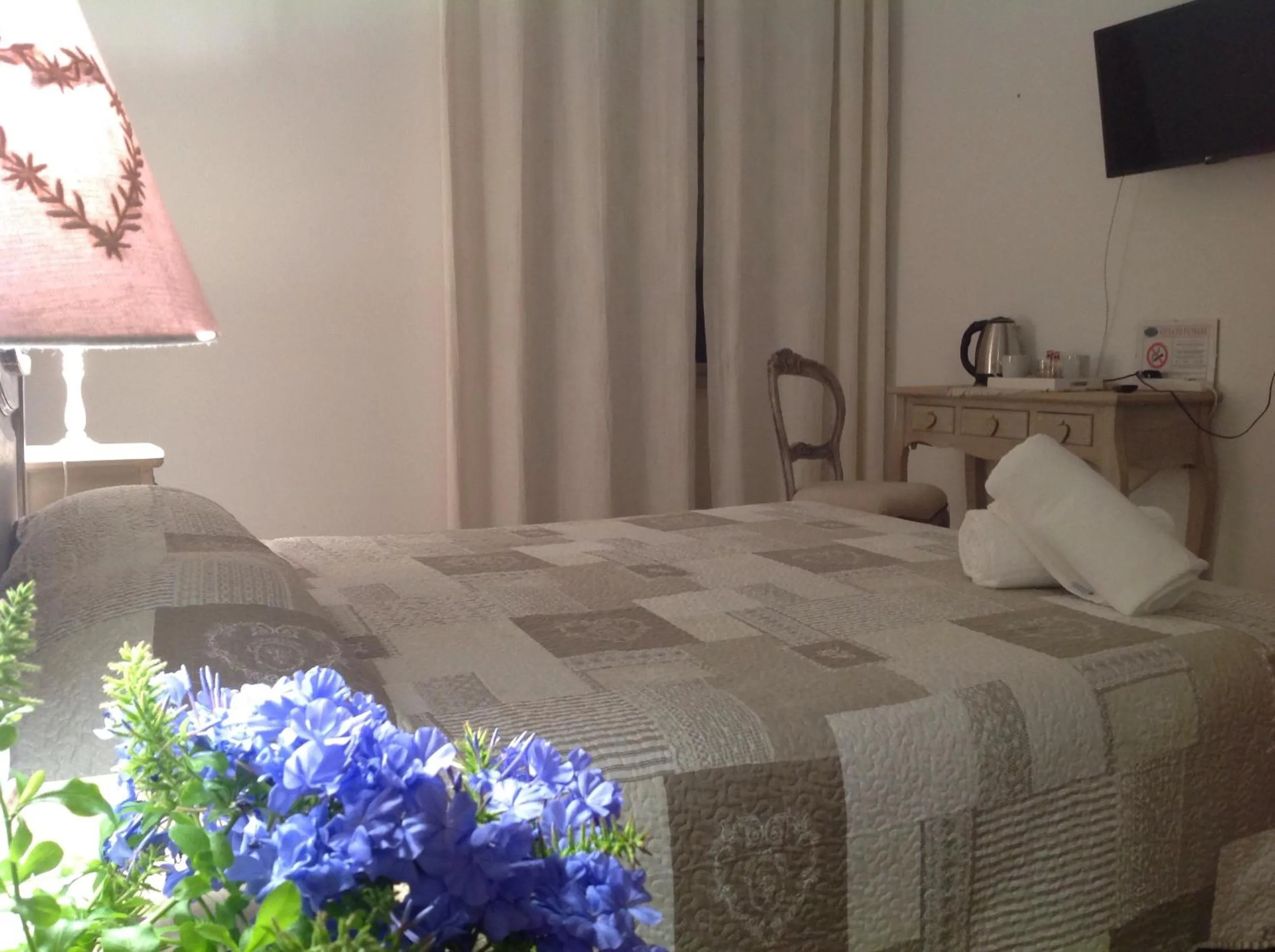 Photo of the whole room, Bed in City Garden Guest House