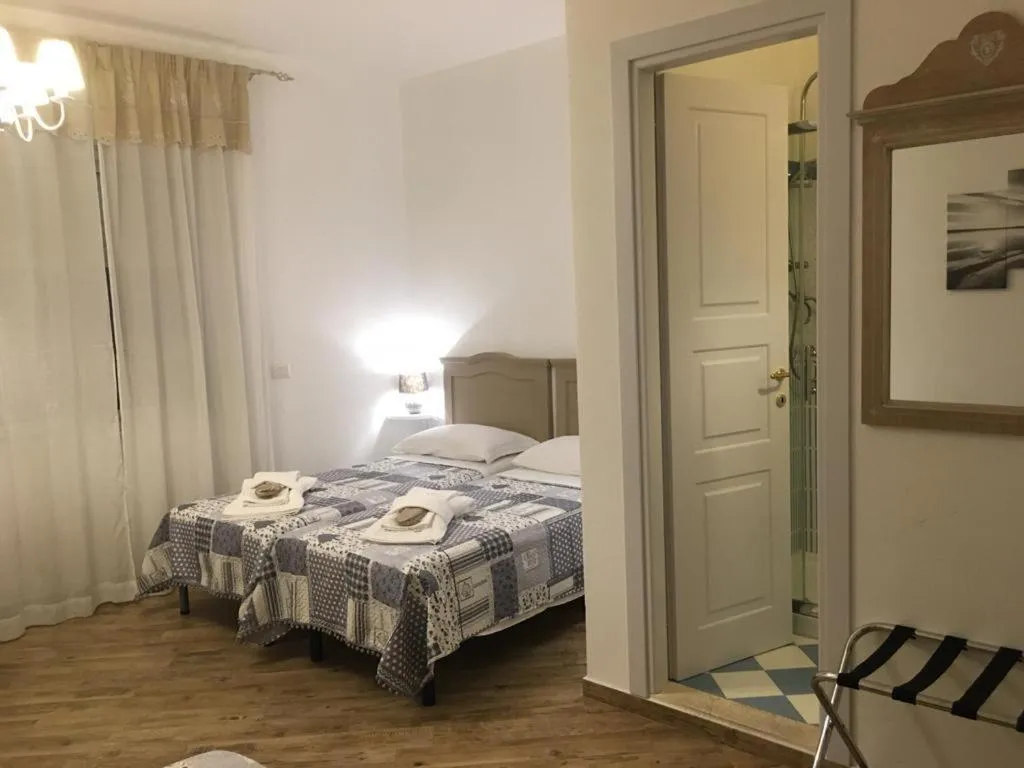 Bed in City Garden Guest House