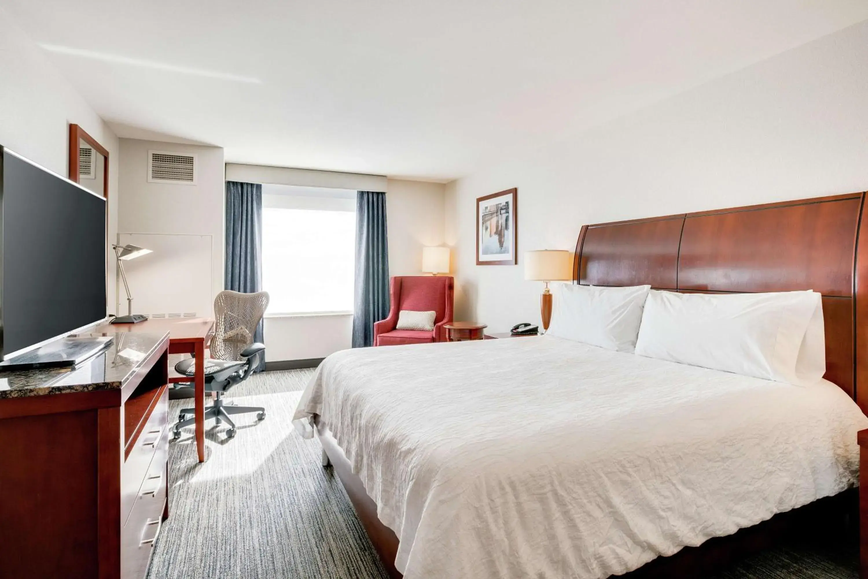 King Room in Hilton Garden Inn Milwaukee Airport King Room in Hilton Garden Inn Milwaukee Airport
