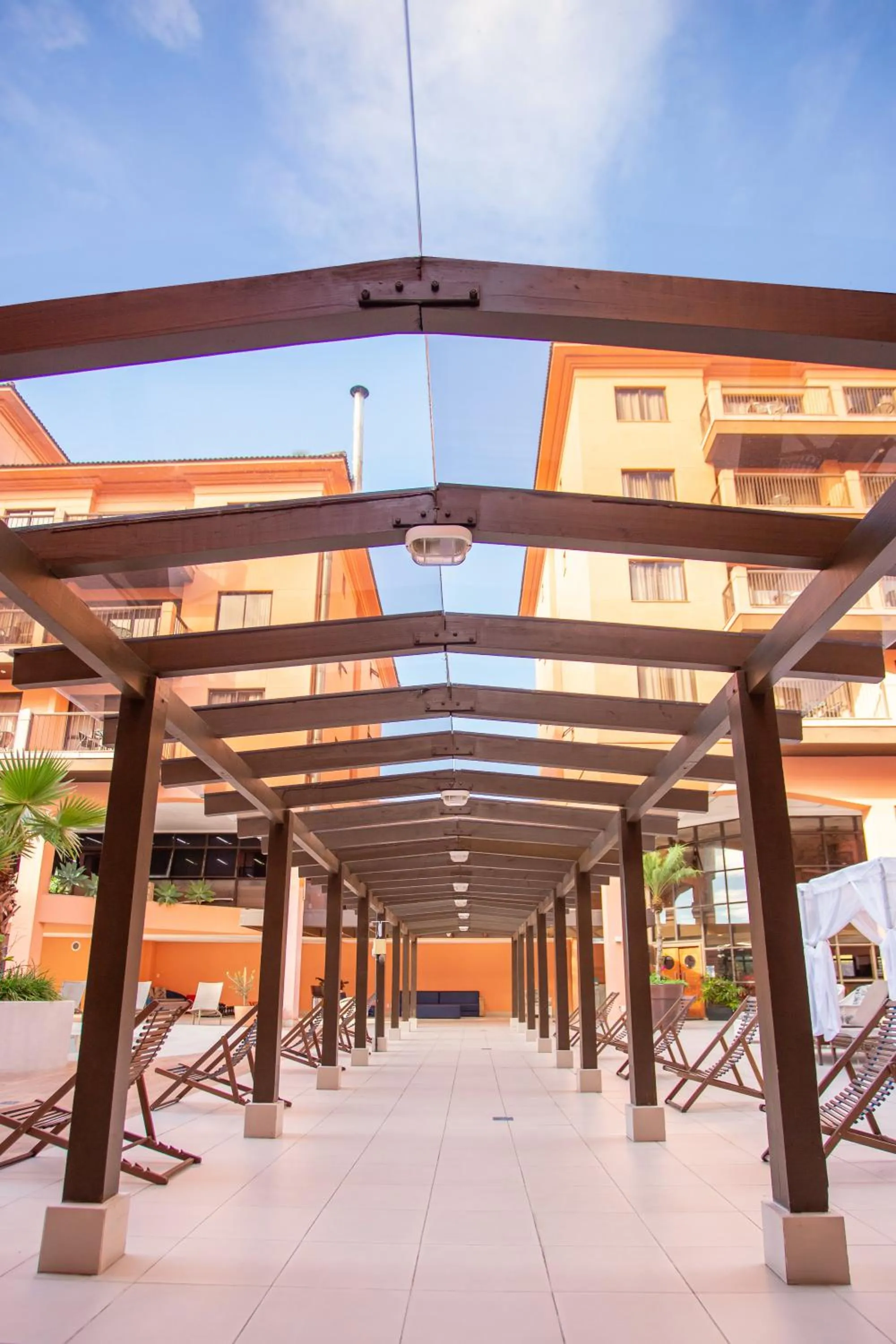 Inner courtyard view in Hotel Jurerê Beach Village - OFICIAL