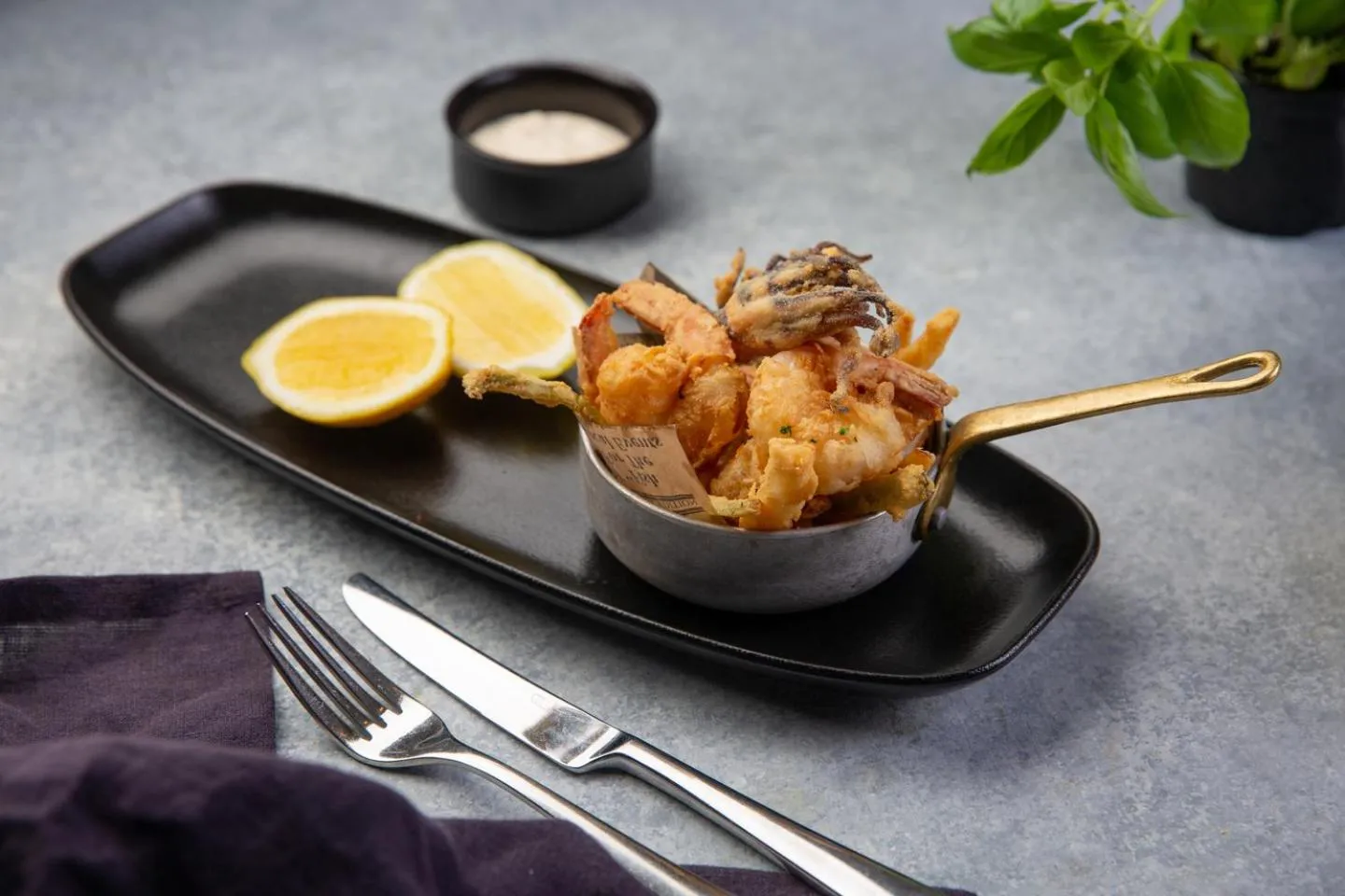 Food in Al Bandar Arjaan by Rotana – Dubai Creek