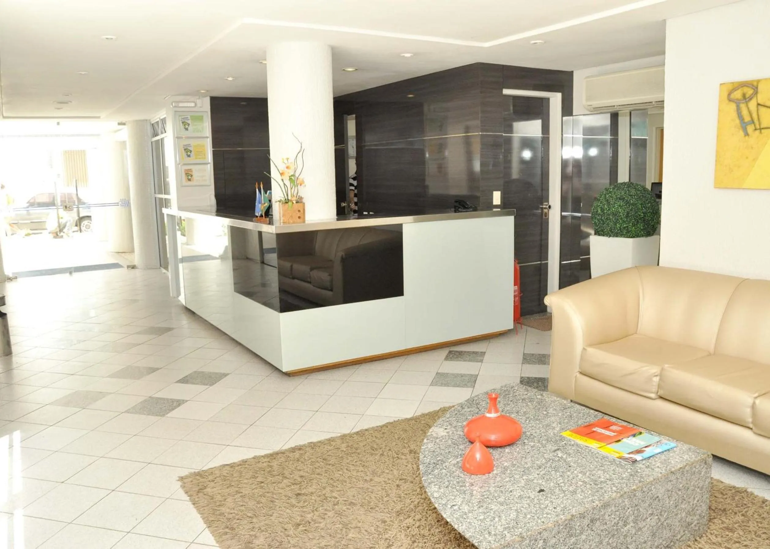 Lobby or reception in Vila Azul Praia Hotel