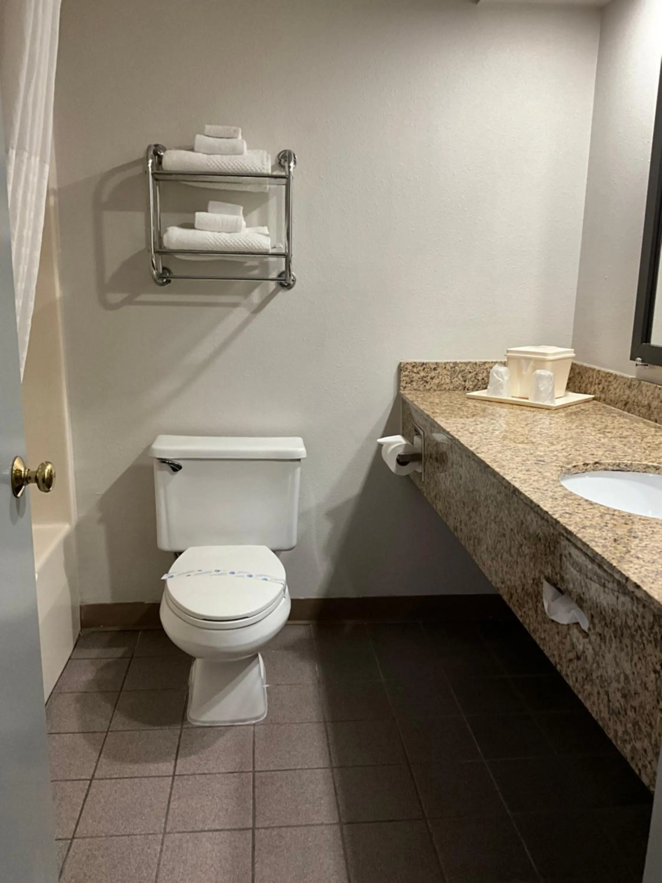 Bathroom in Quality Inn Jacksonville near Little Rock Air Force Base