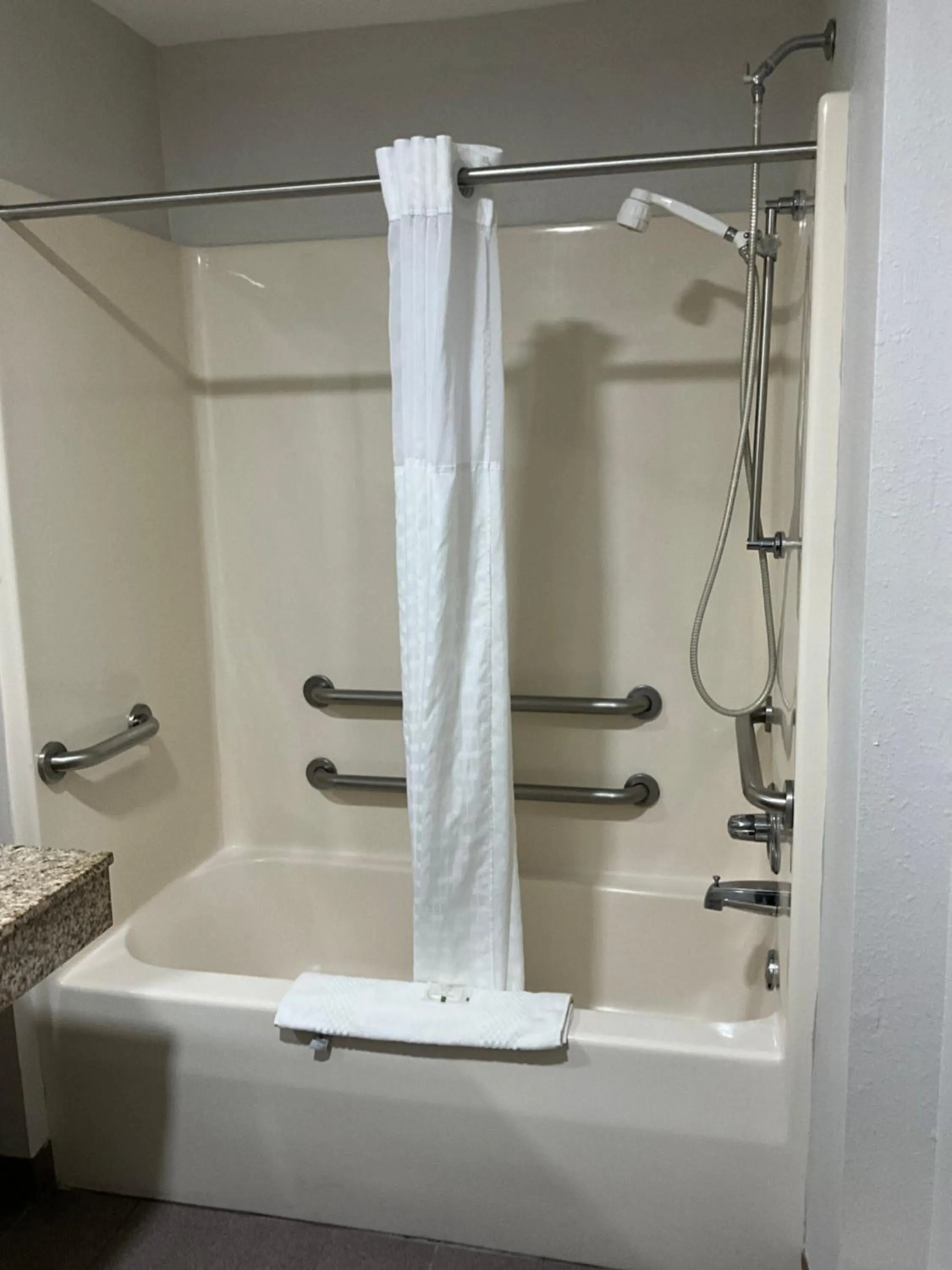 Bathroom in Quality Inn Jacksonville near Little Rock Air Force Base