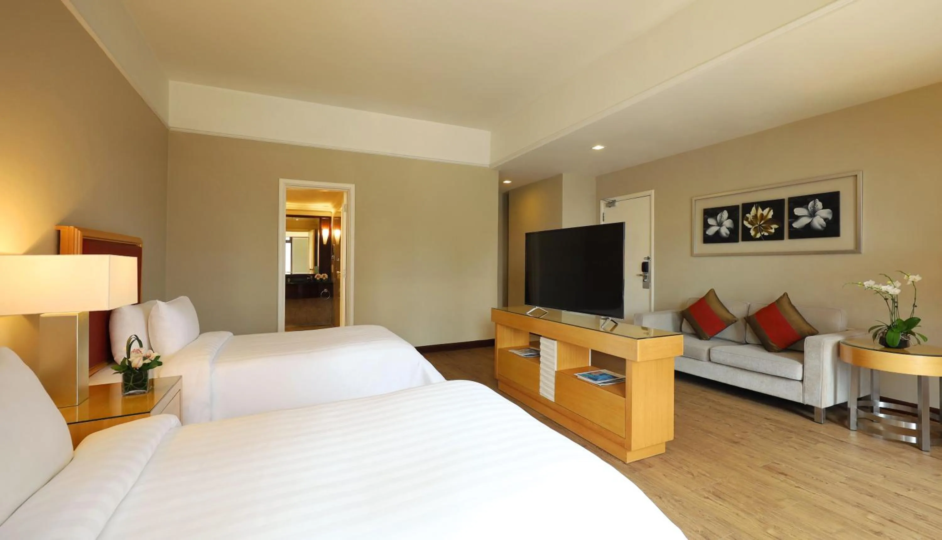 Bedroom, Bed in Berjaya Times Square Hotel, Kuala Lumpur