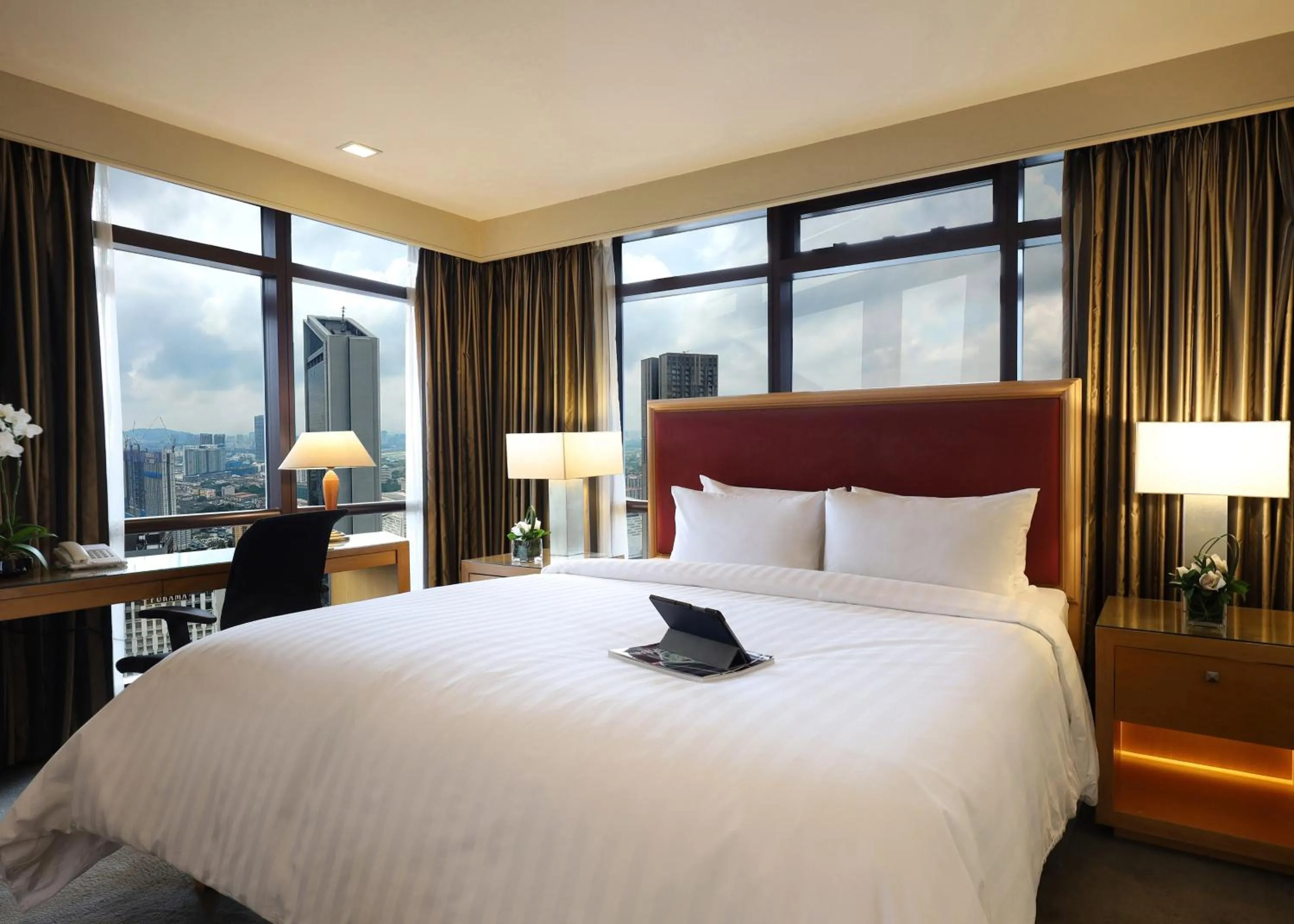 Bedroom, Bed in Berjaya Times Square Hotel, Kuala Lumpur