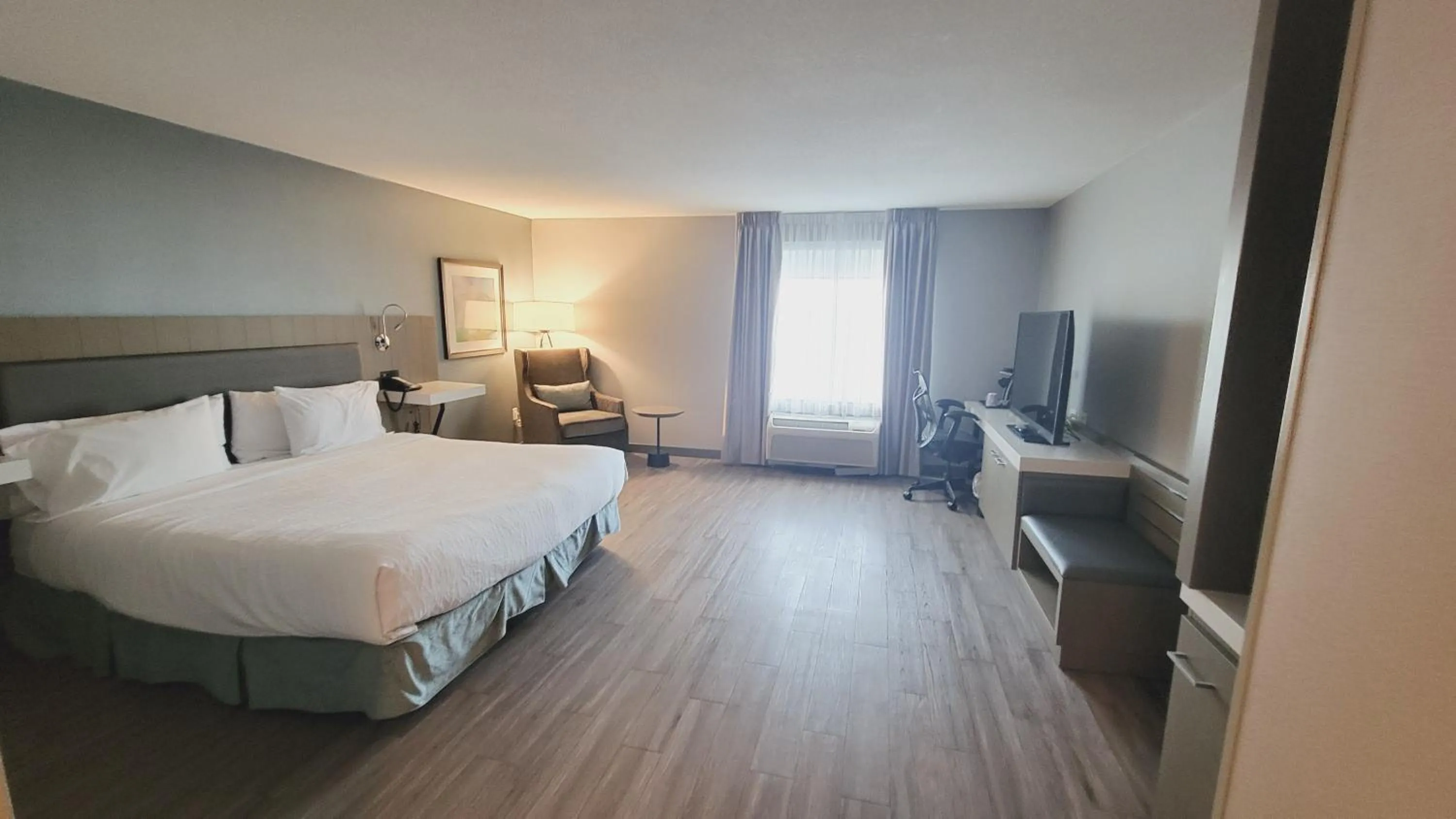 Bed in Hilton Garden Inn Halifax Airport