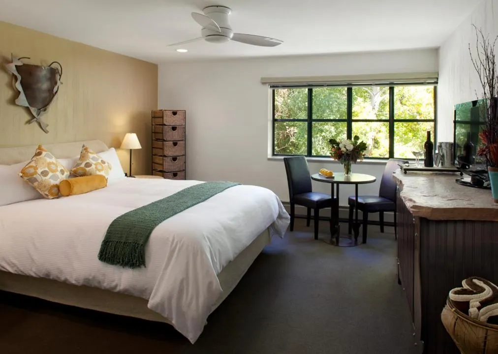 Bed in PlumpJack Inn