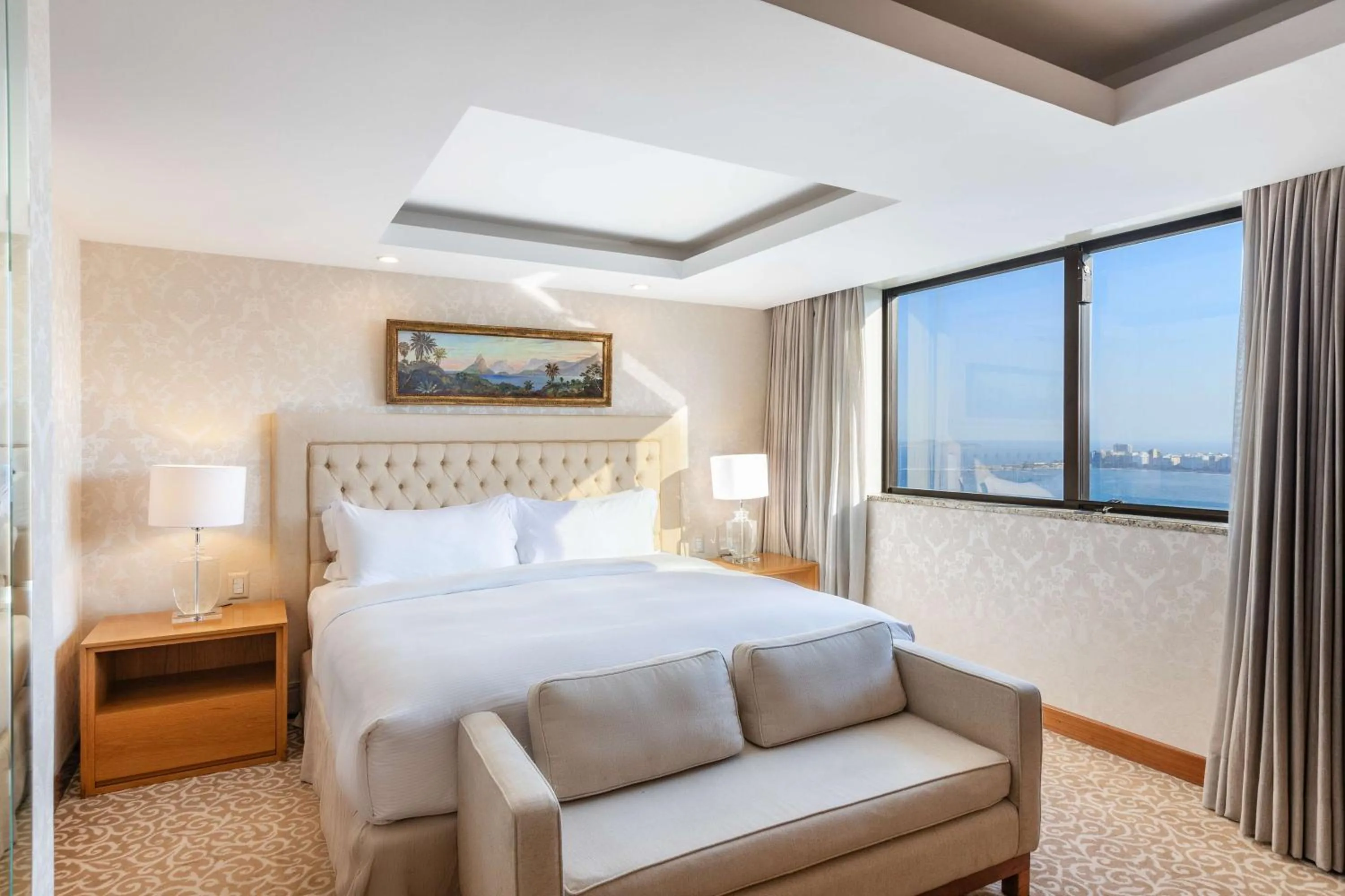 Living room, Bed in Hilton Copacabana Rio de Janeiro