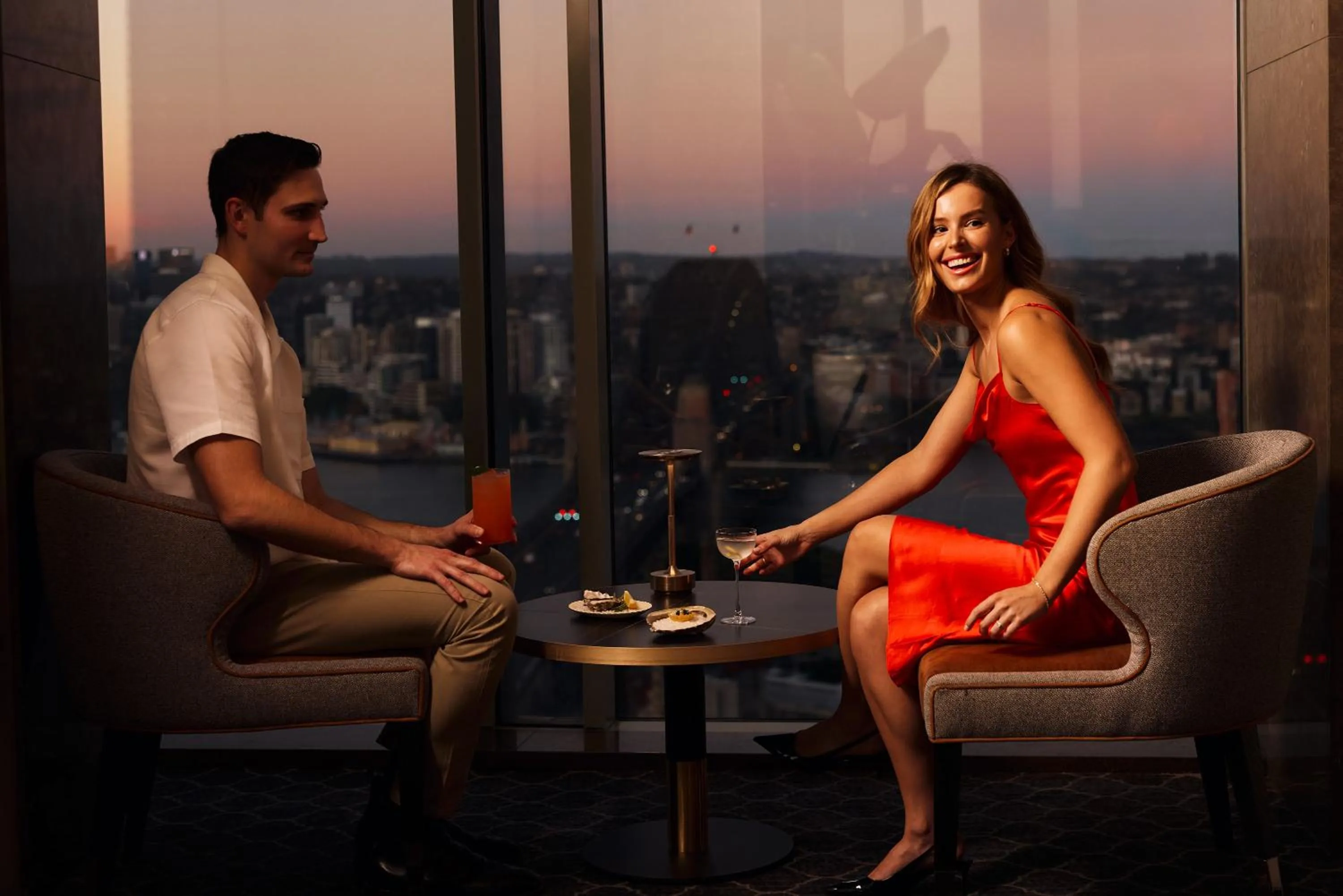 Lounge or bar in Shangri-La Sydney