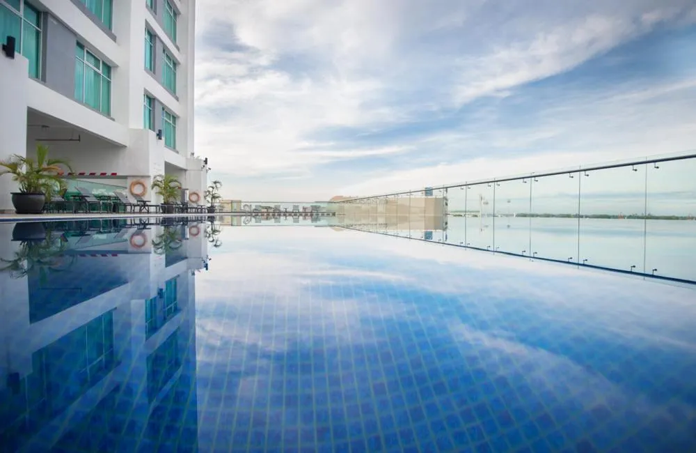 Swimming pool in Zenith Hotel Kuantan