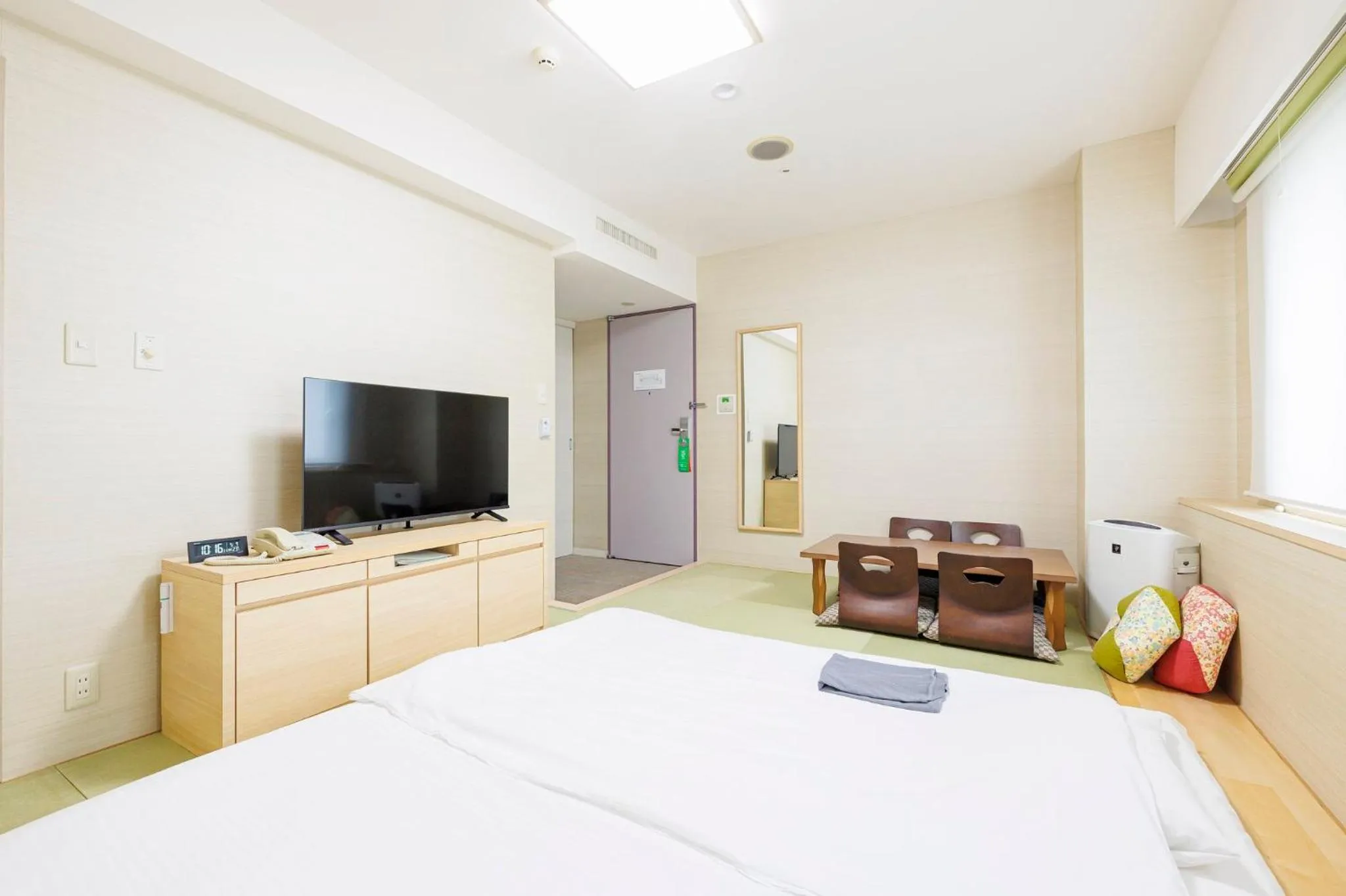 Photo of the whole room, Bed in ANA Holiday Inn Sapporo Susukino by IHG