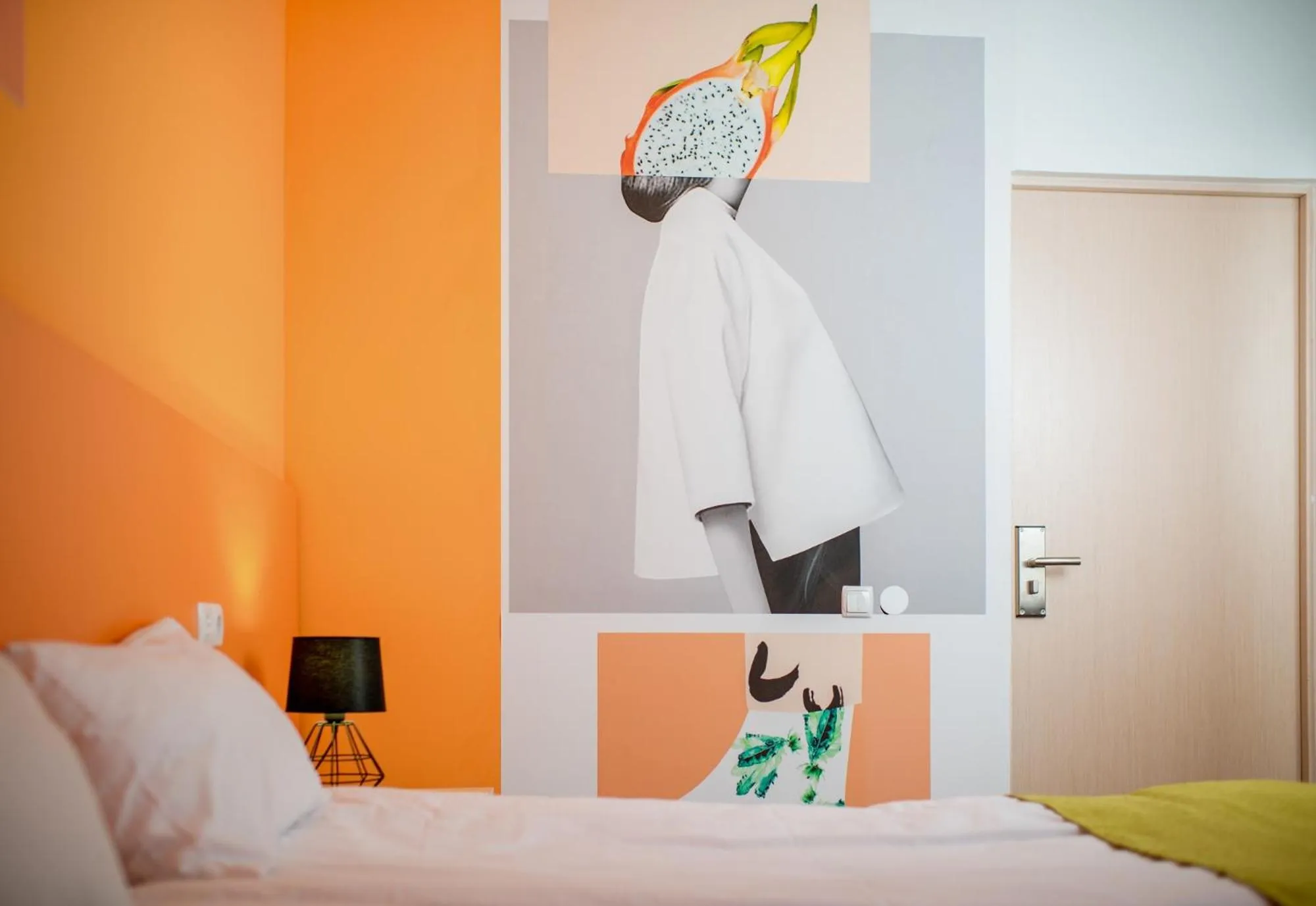 Photo of the whole room, Bed in Jam Hotel Hnatyuka