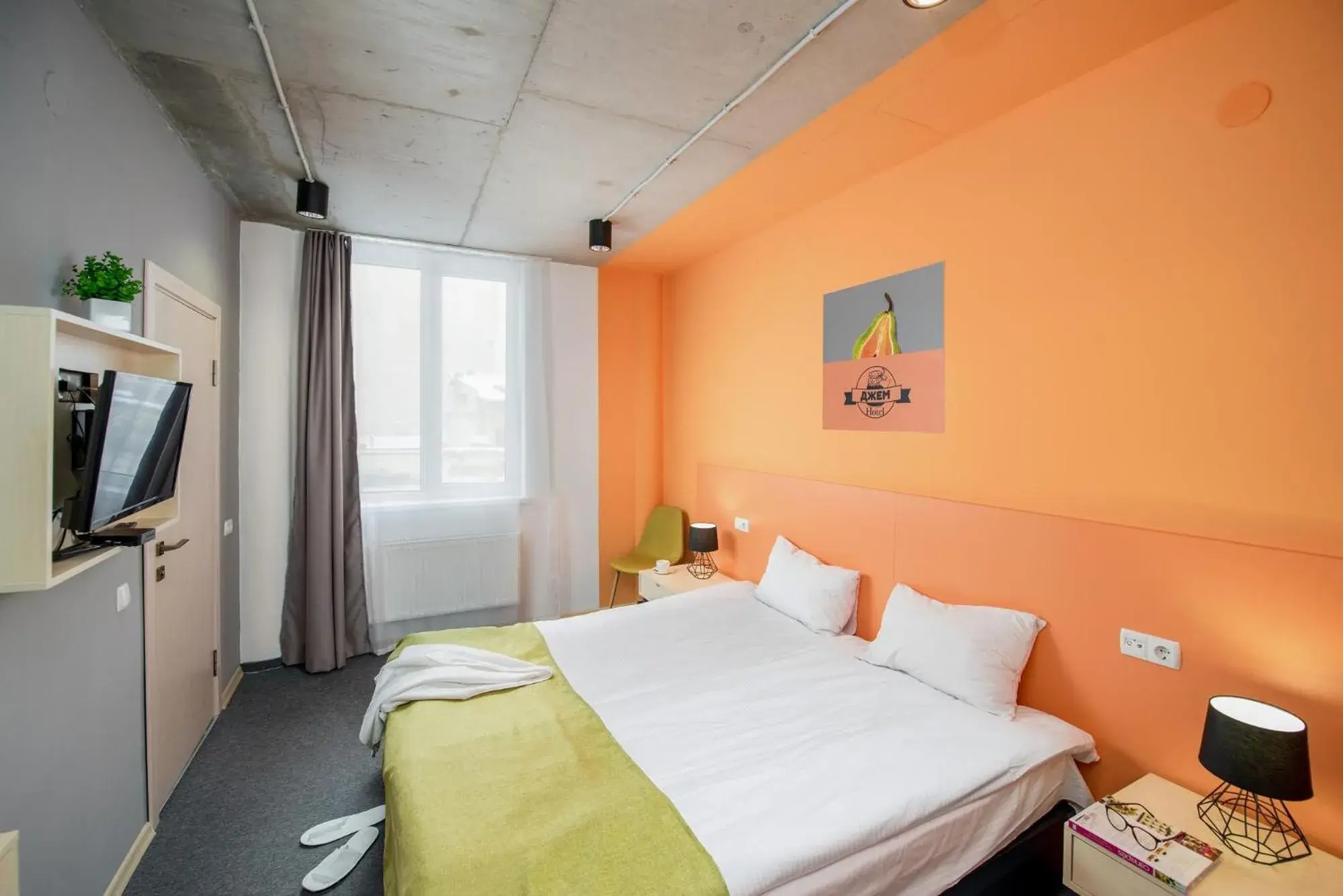 Budget Double Room in Jam Hotel Hnatyuka Budget Double Room in Jam Hotel Hnatyuka