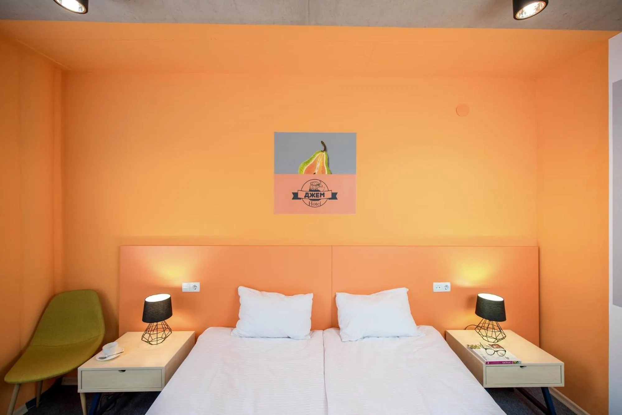 Photo of the whole room, Bed in Jam Hotel Hnatyuka