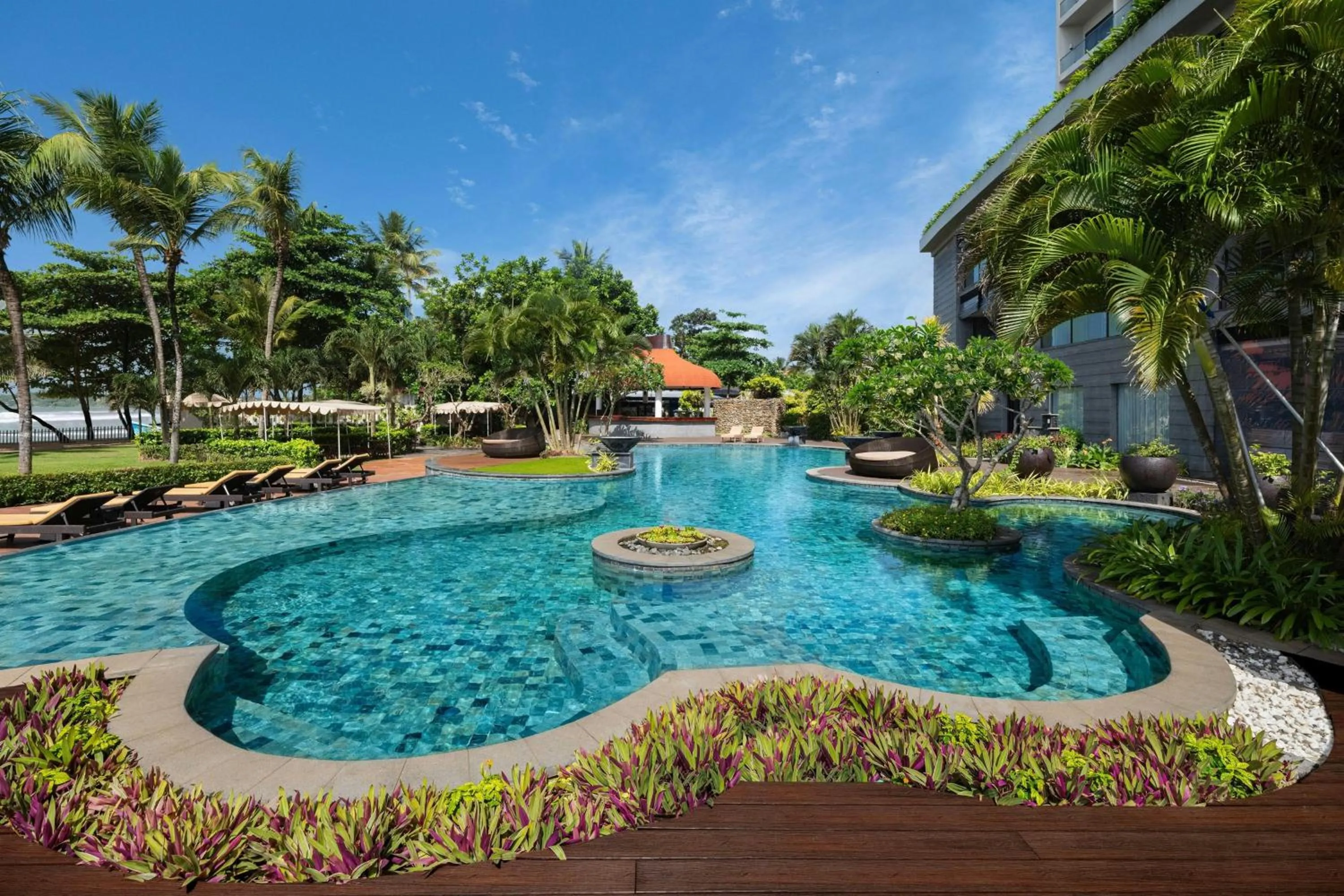 Swimming pool in Weligama Bay Marriott Resort & Spa