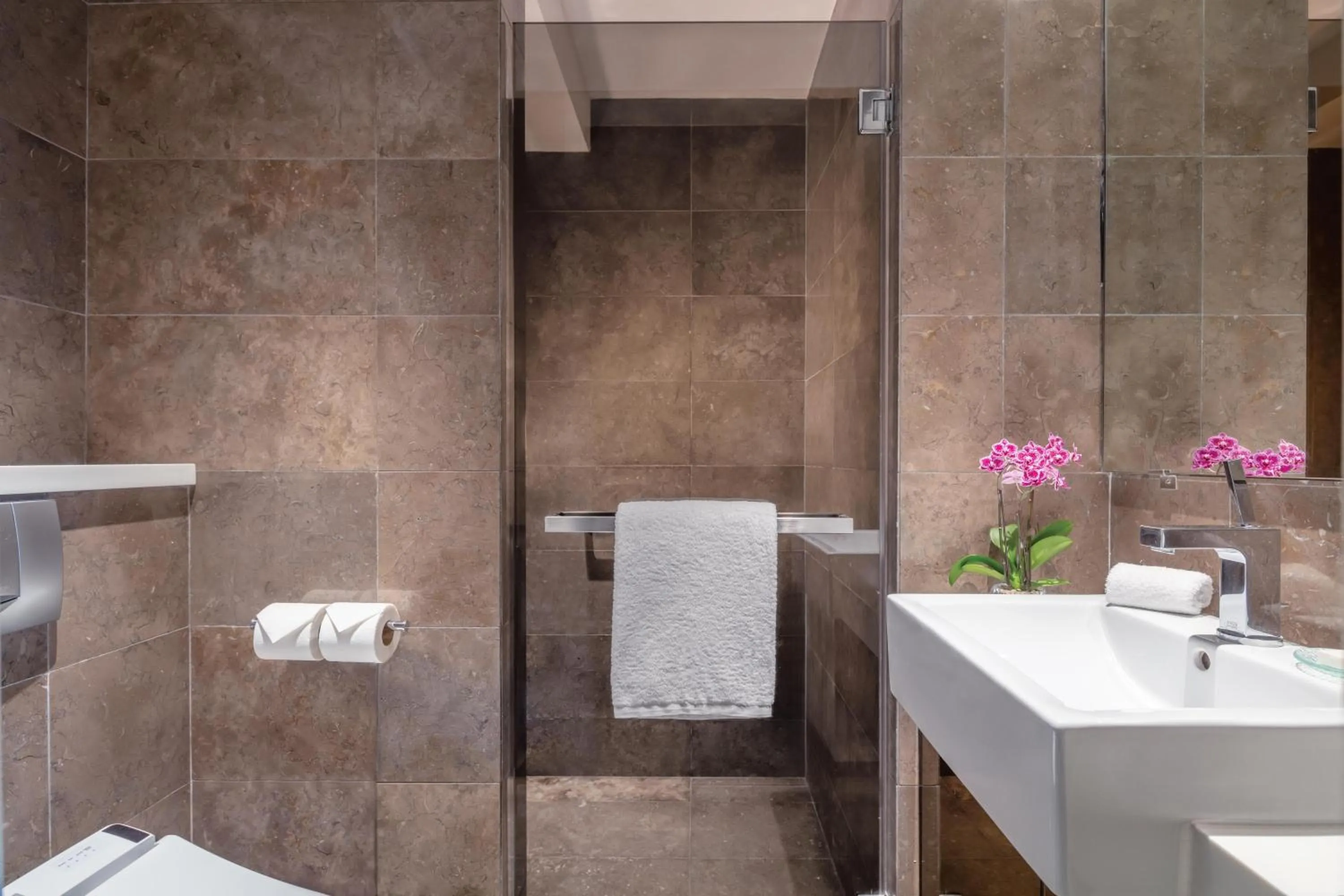 Shower in Pan Pacific Serviced Suites Orchard, Singapore