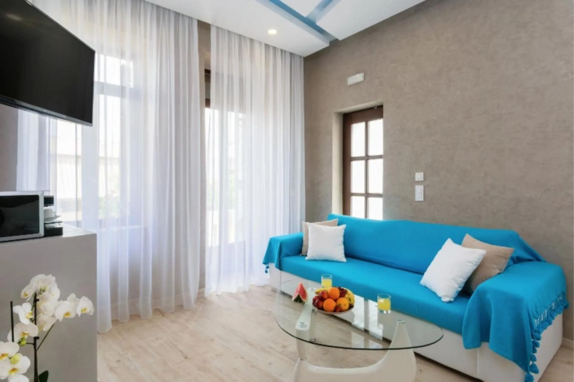 Seating area in Diamond Luxury Suites