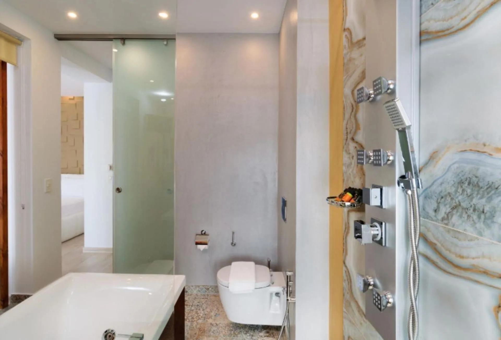 Toilet in Diamond Luxury Suites