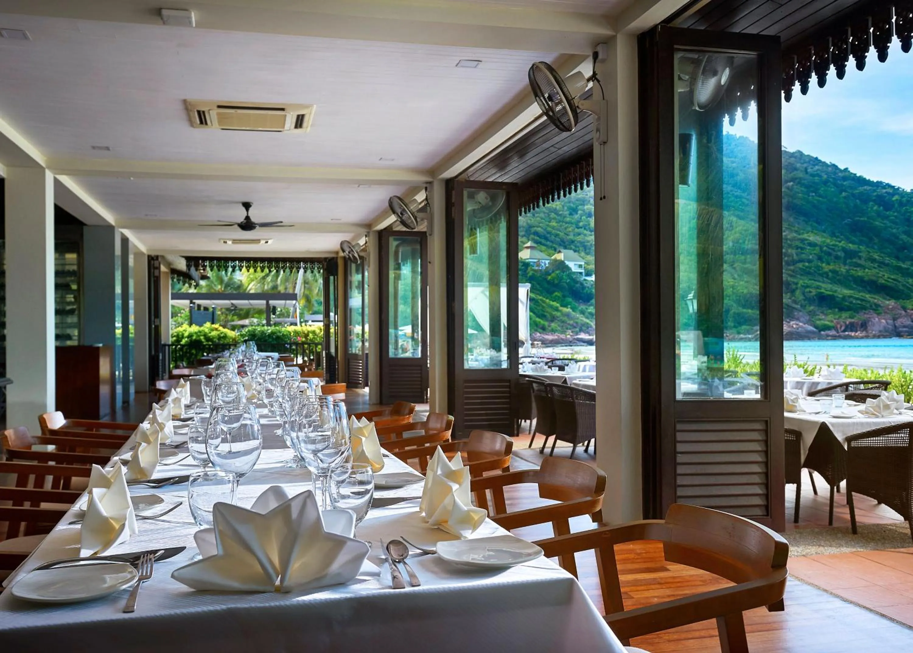 Restaurant/places to eat in The Taaras Beach & Spa Resort