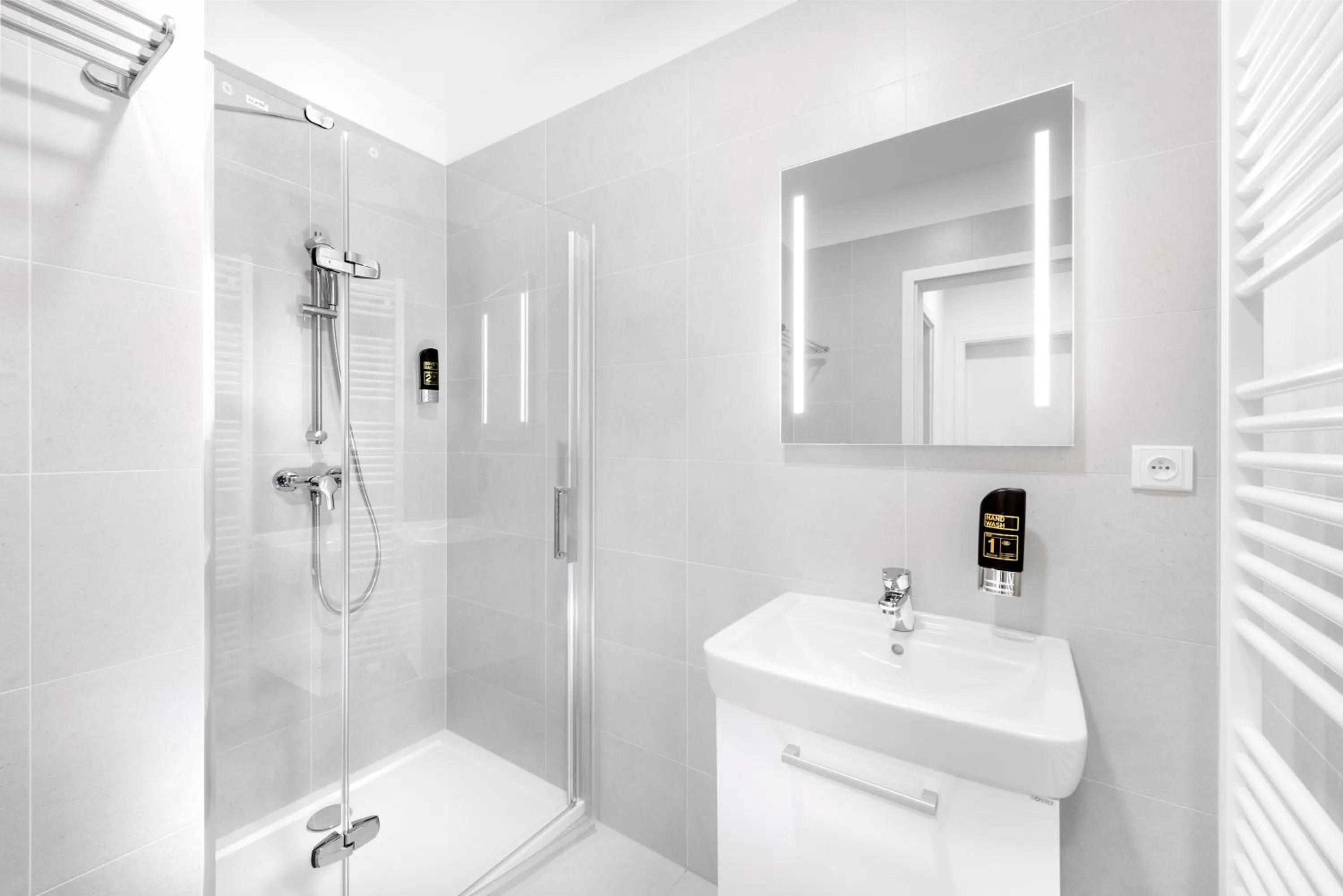 Shower in DownTown Suites Belohorska