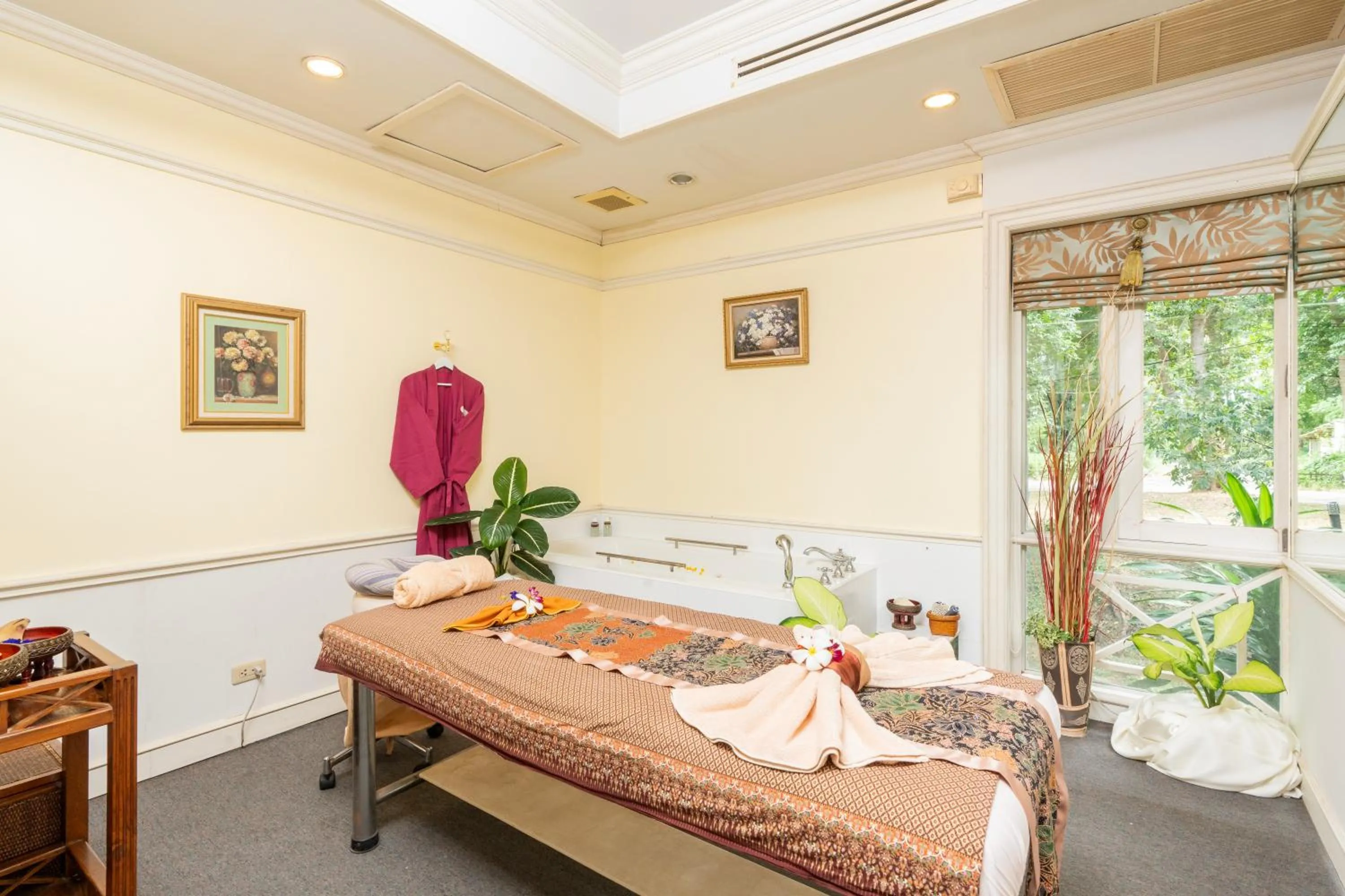 Massage, Bed in Comsaed River Kwai Resort
