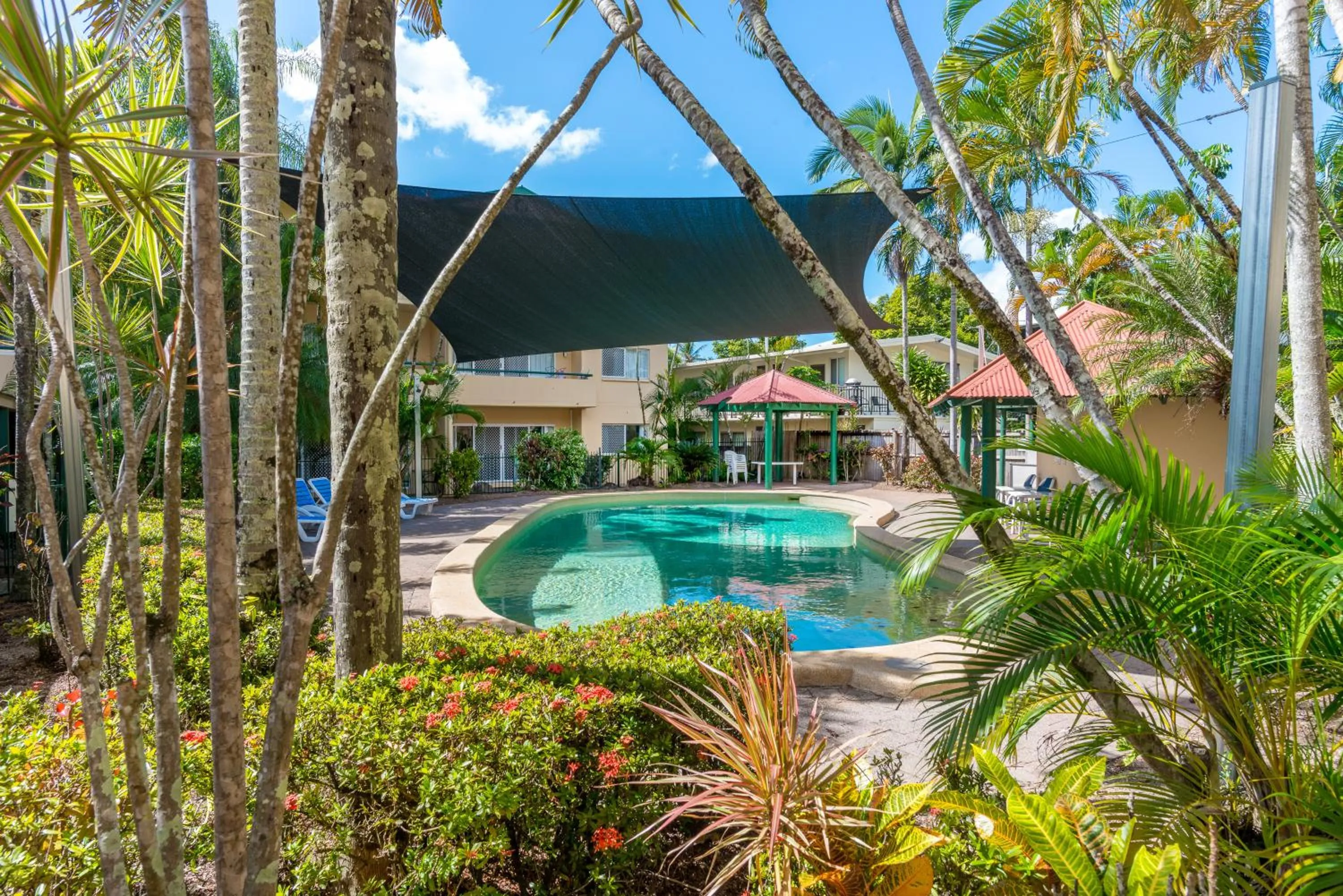 Tradewinds McLeod Holiday Apartments