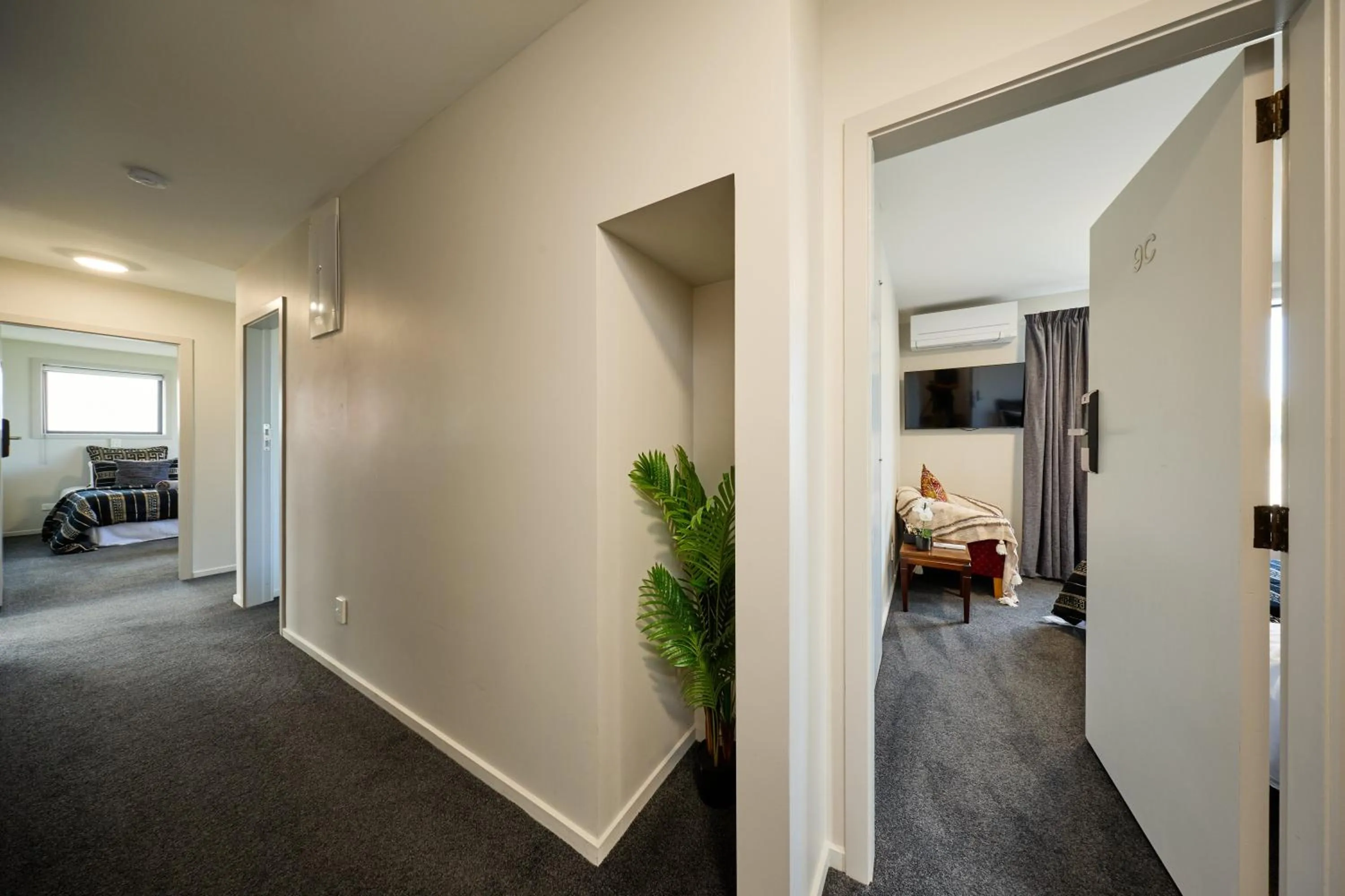 Bed in Willowbank Motel