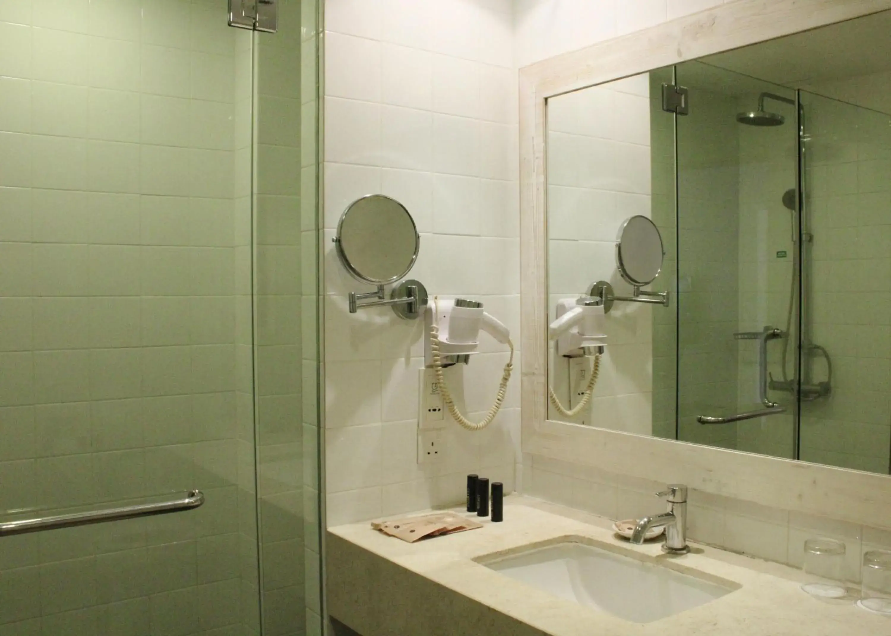 Deluxe Twin Room in Colmar Tropicale Deluxe Twin Room in Colmar Tropicale