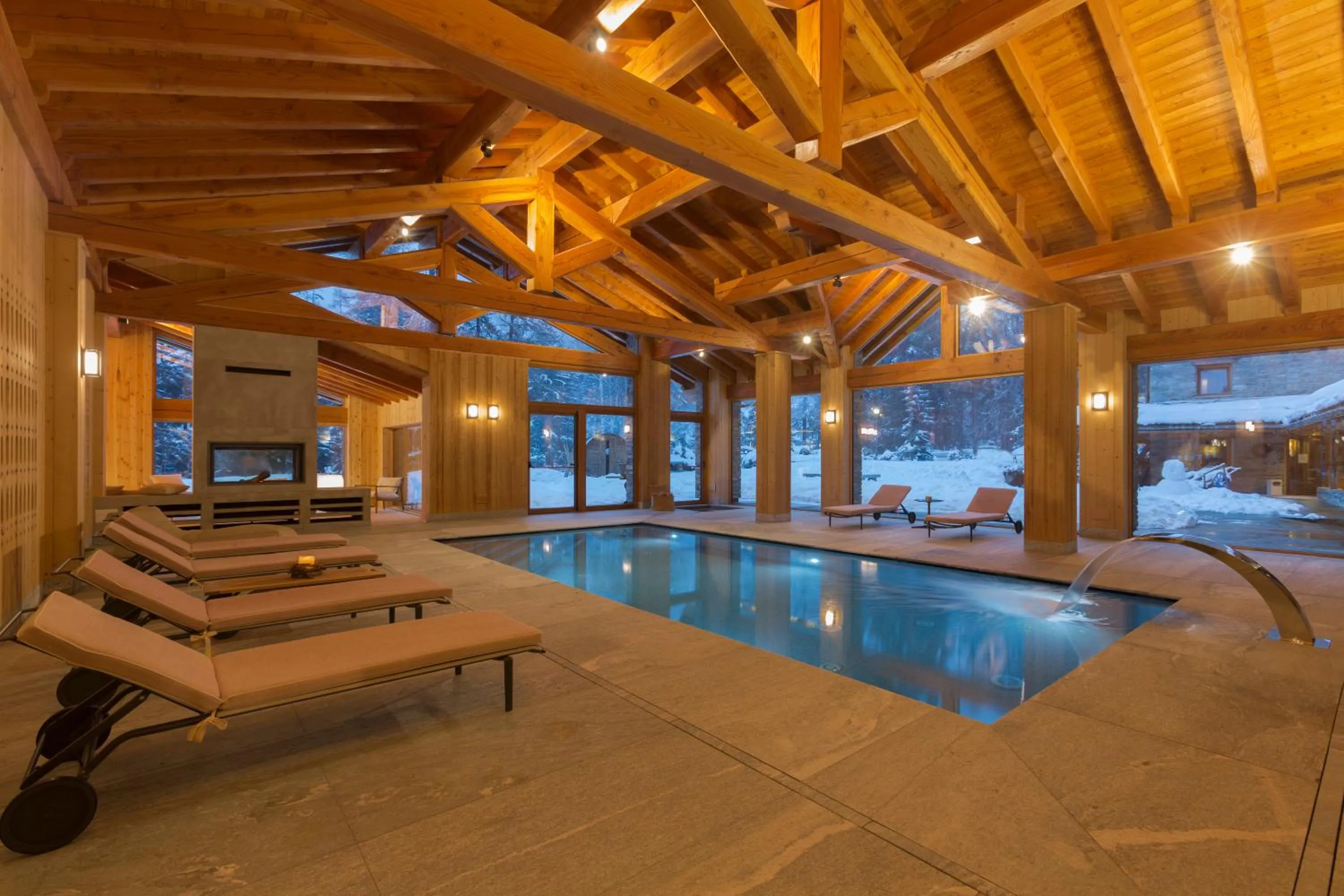 Swimming pool in Chalet Eden Eco Hotel, Restaurant & Wellness