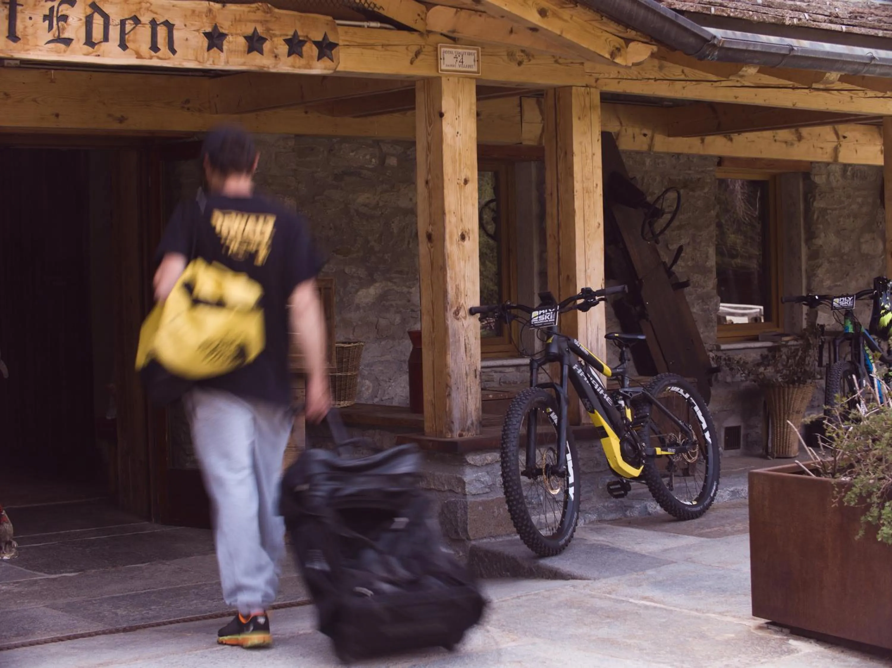 Facade/entrance in Chalet Eden Eco Hotel, Restaurant & Wellness