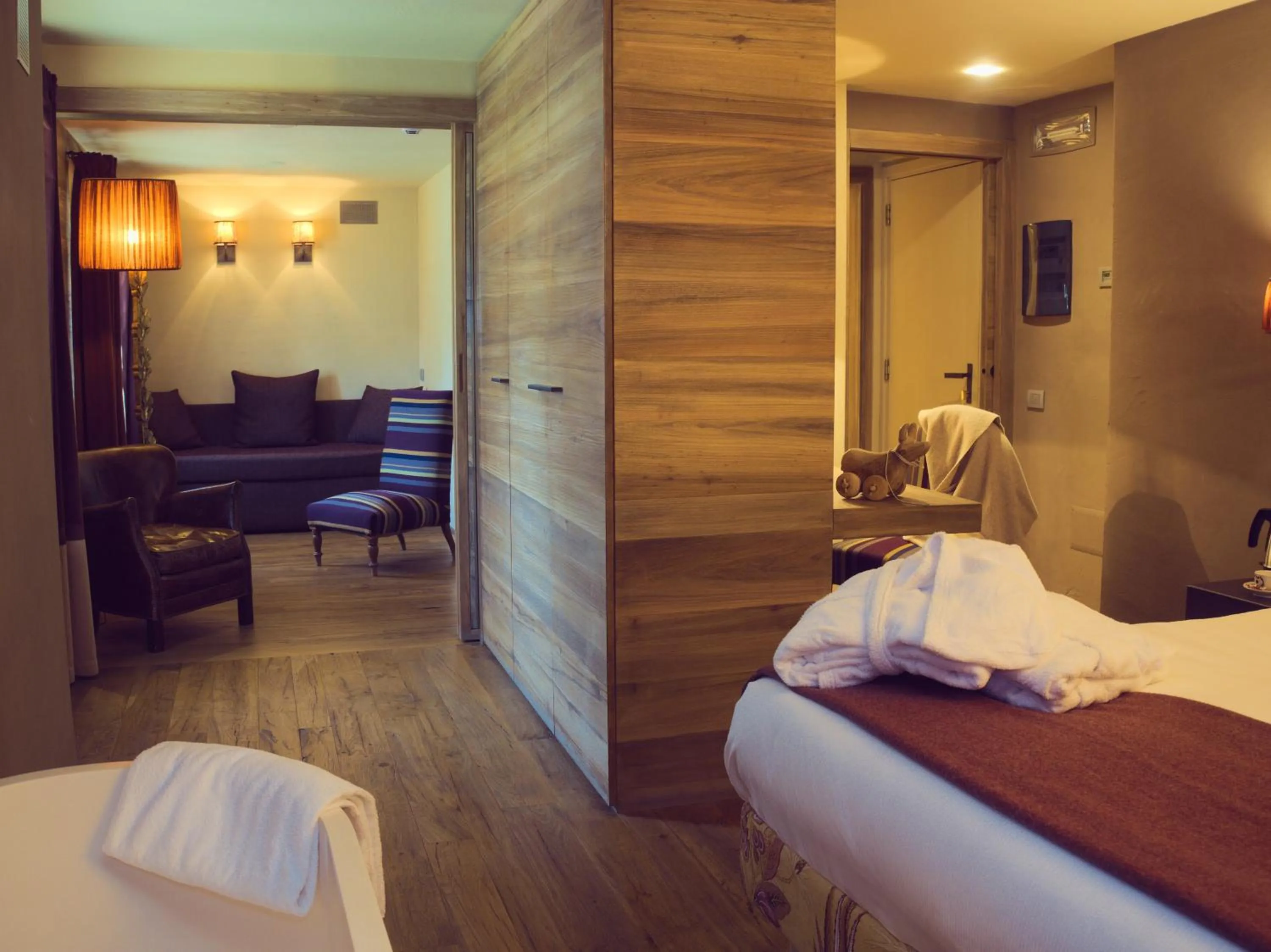Bath, Bed in Chalet Eden Eco Hotel, Restaurant & Wellness