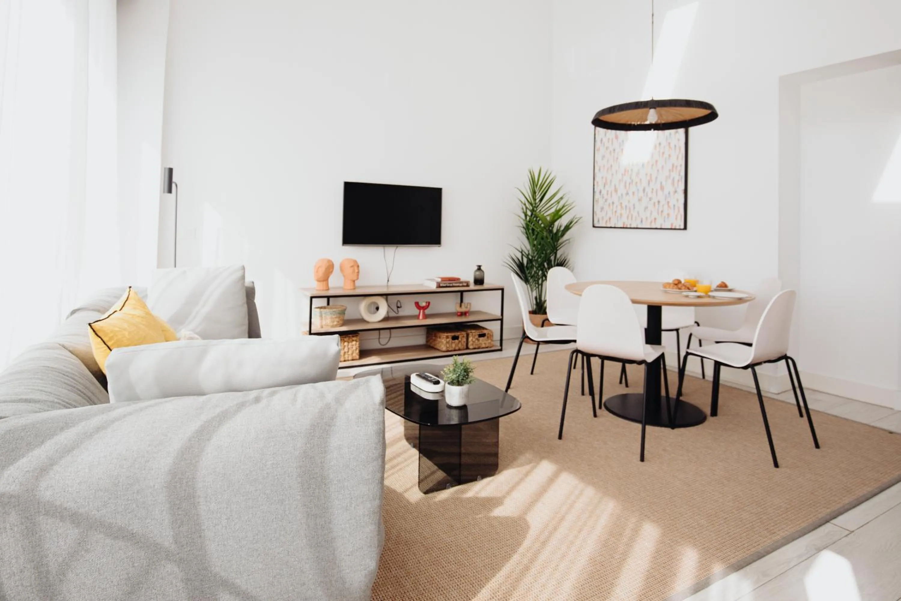 TV and multimedia in Aspasios Atocha Apartments