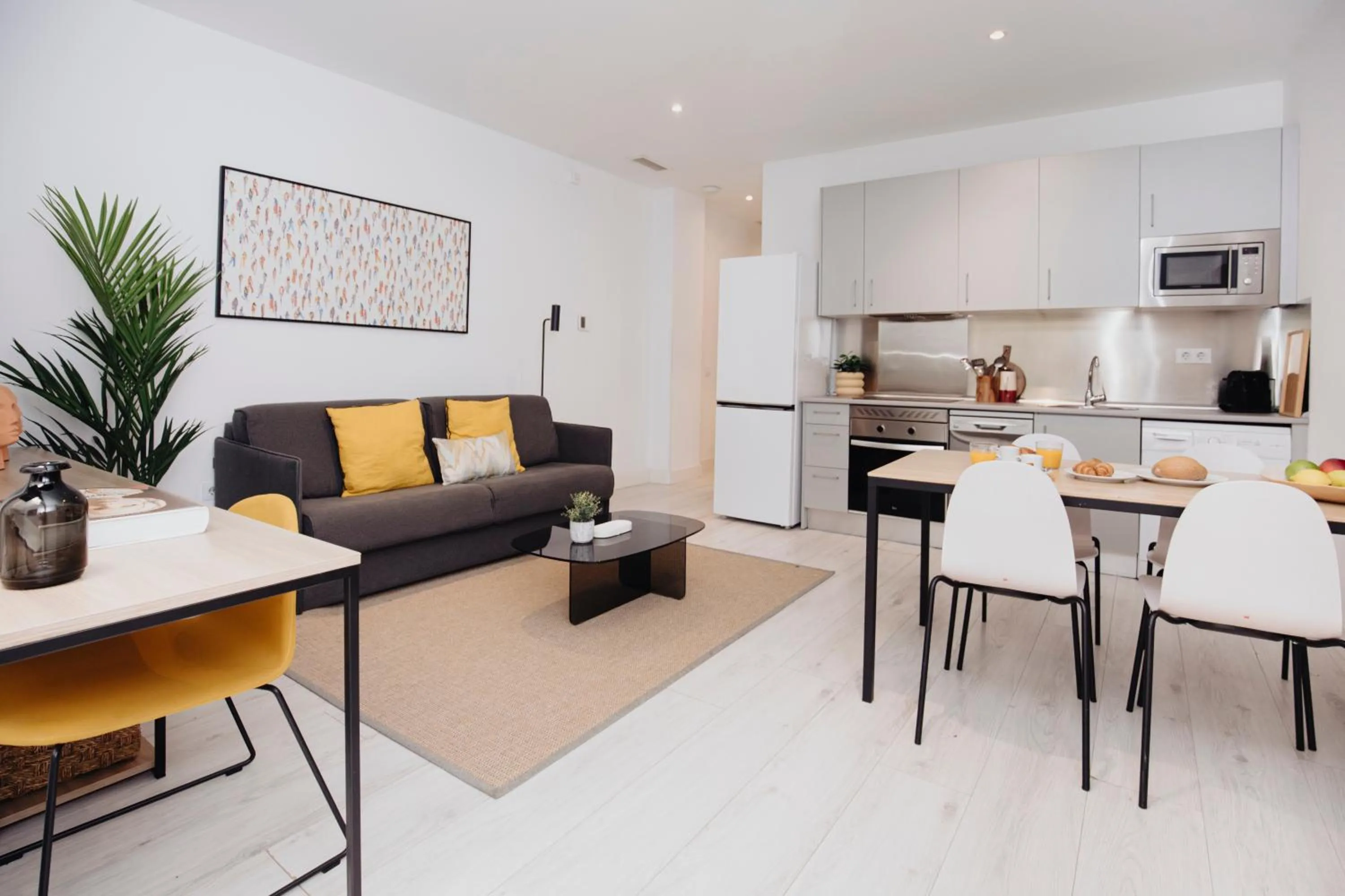 Kitchen or kitchenette in Aspasios Atocha Apartments