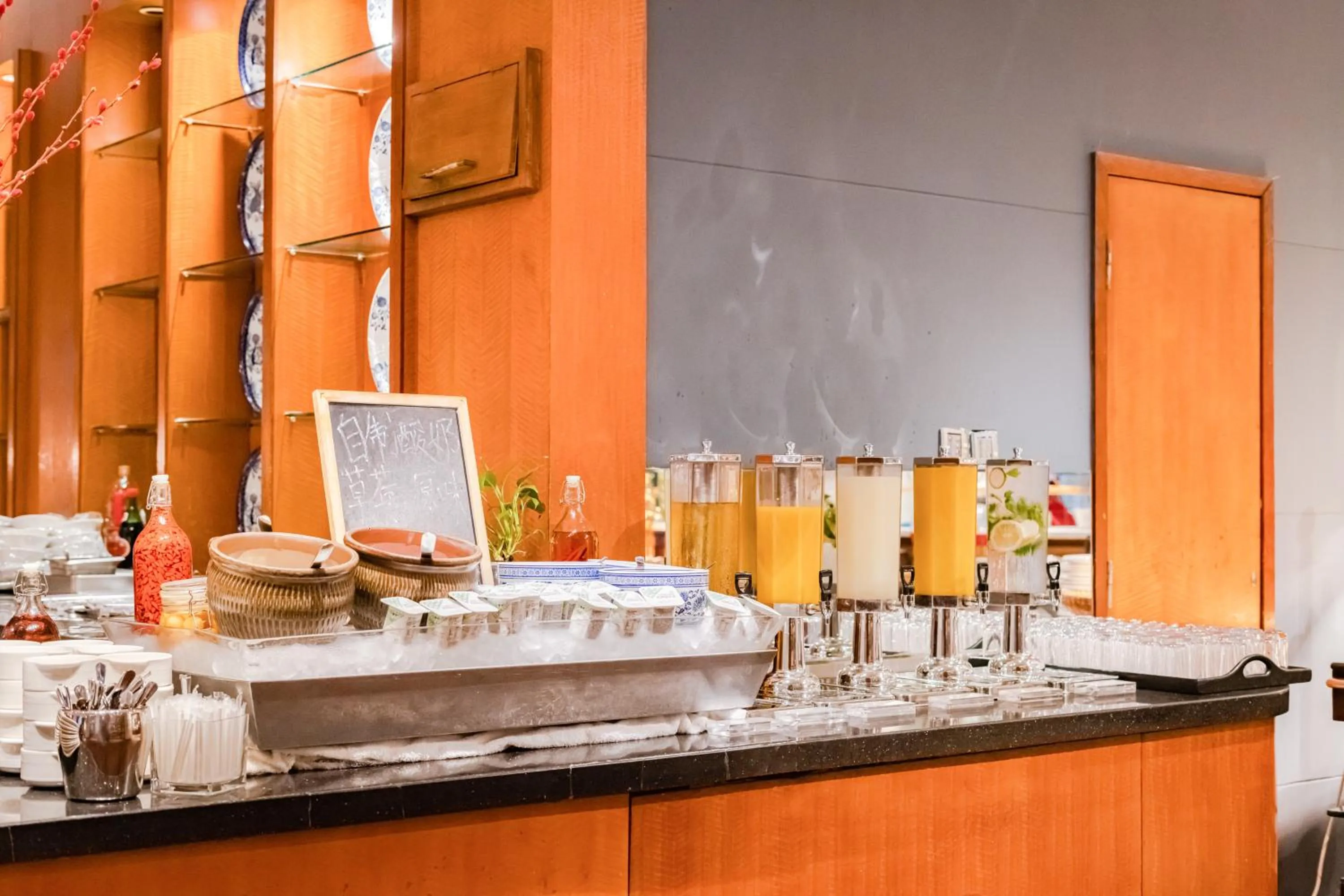 Breakfast, Food in Dekin Hotel Chongqing Jiefangbei