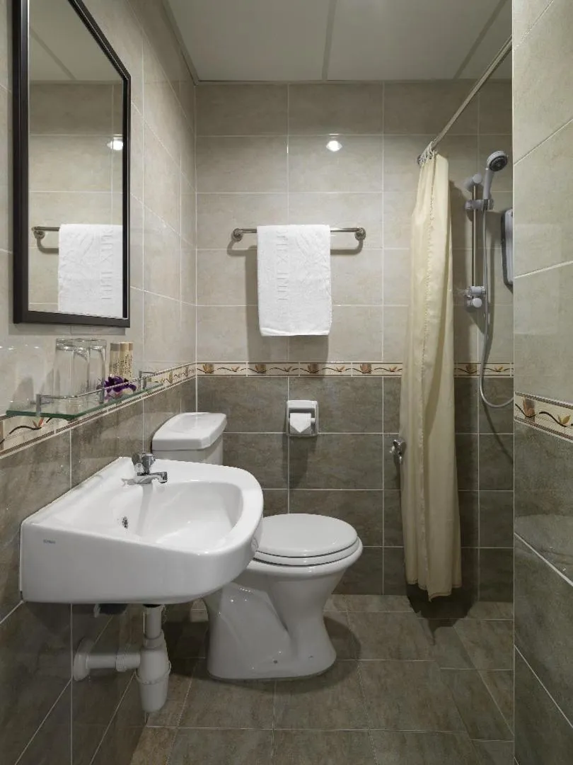 Bathroom in Fenix Inn