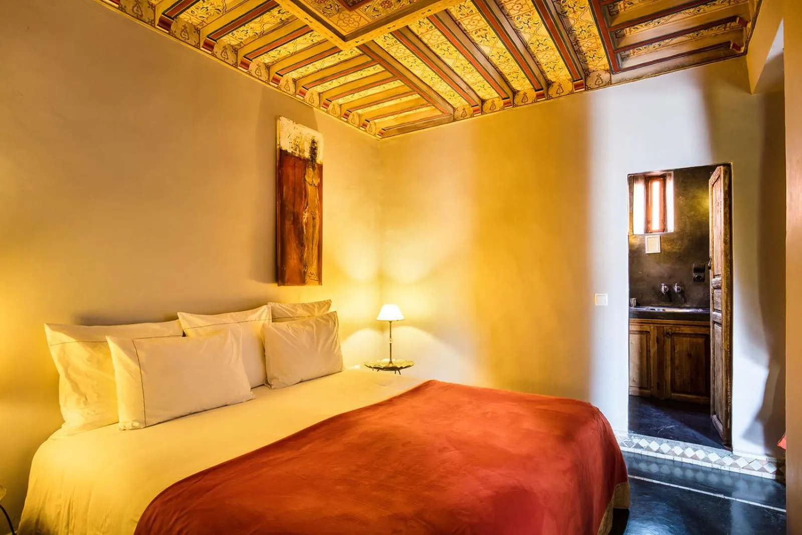 Bed in Riad Le Rihani