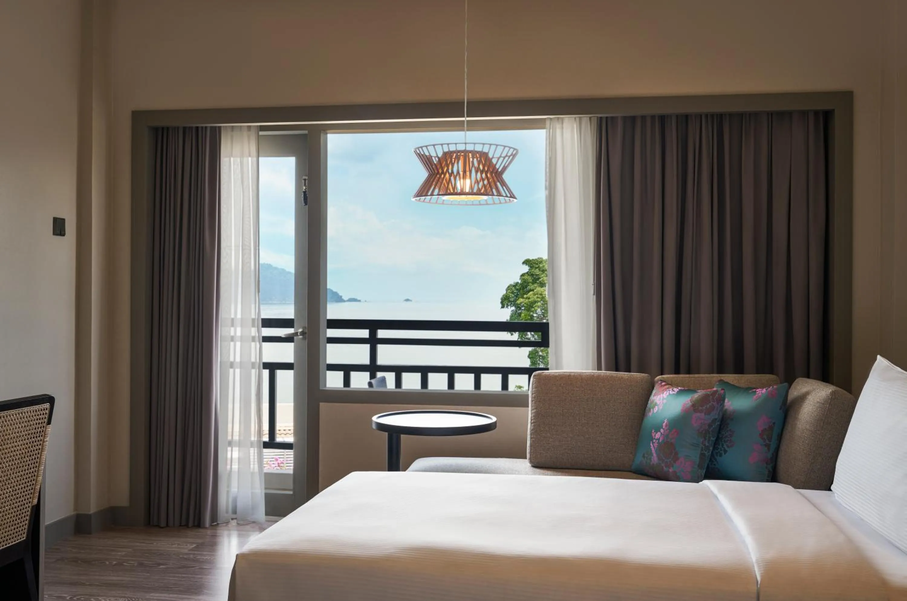 View (from property/room), Bed in DoubleTree by Hilton Damai Laut