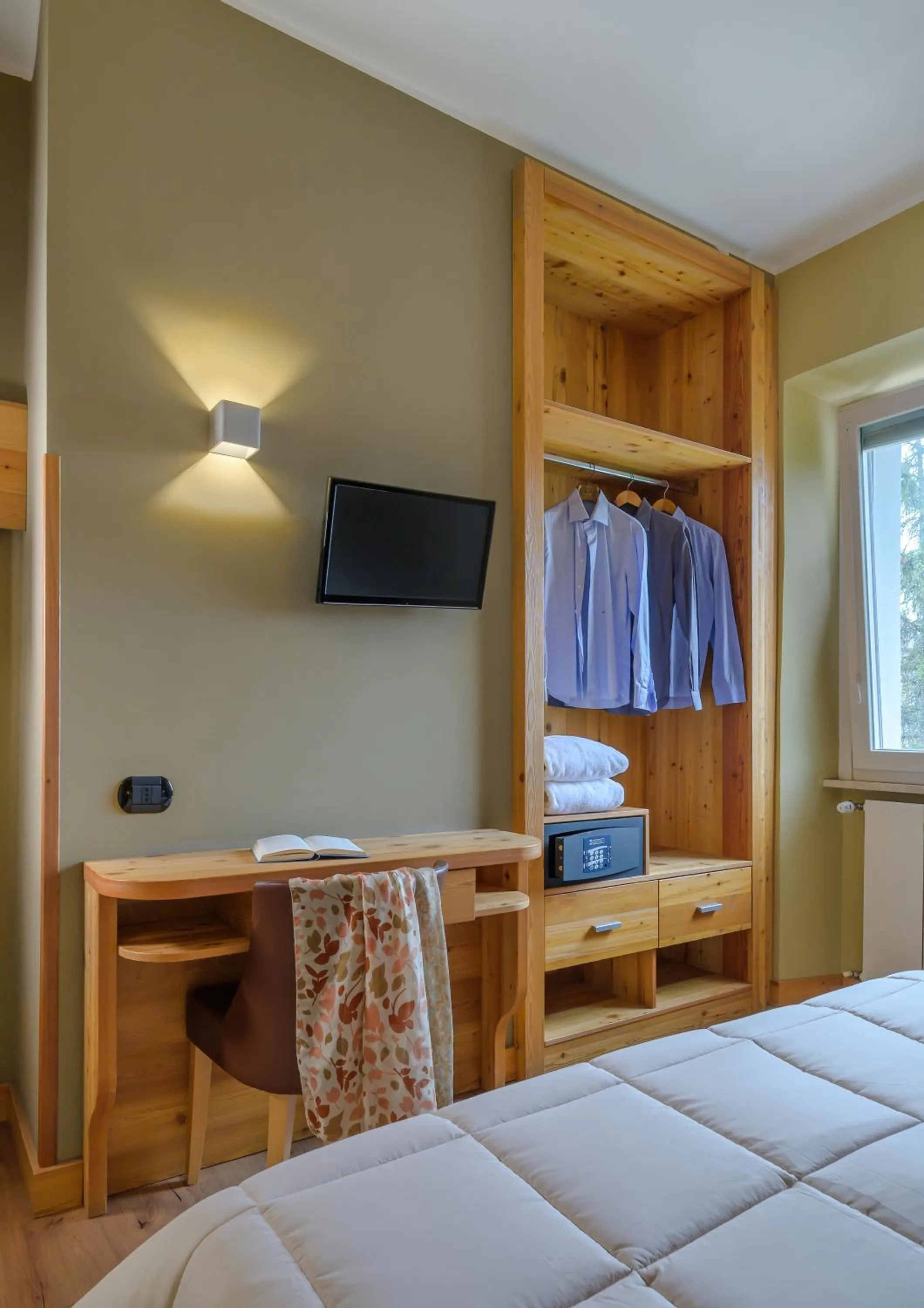 hair dresser, Bed in Ovindoli Park Hotel & SPA