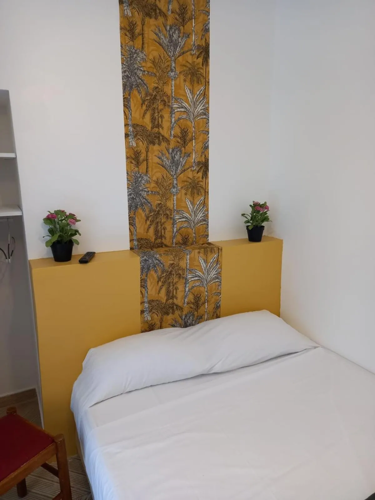 Bed in Hôtel Résidence De Bruxelles