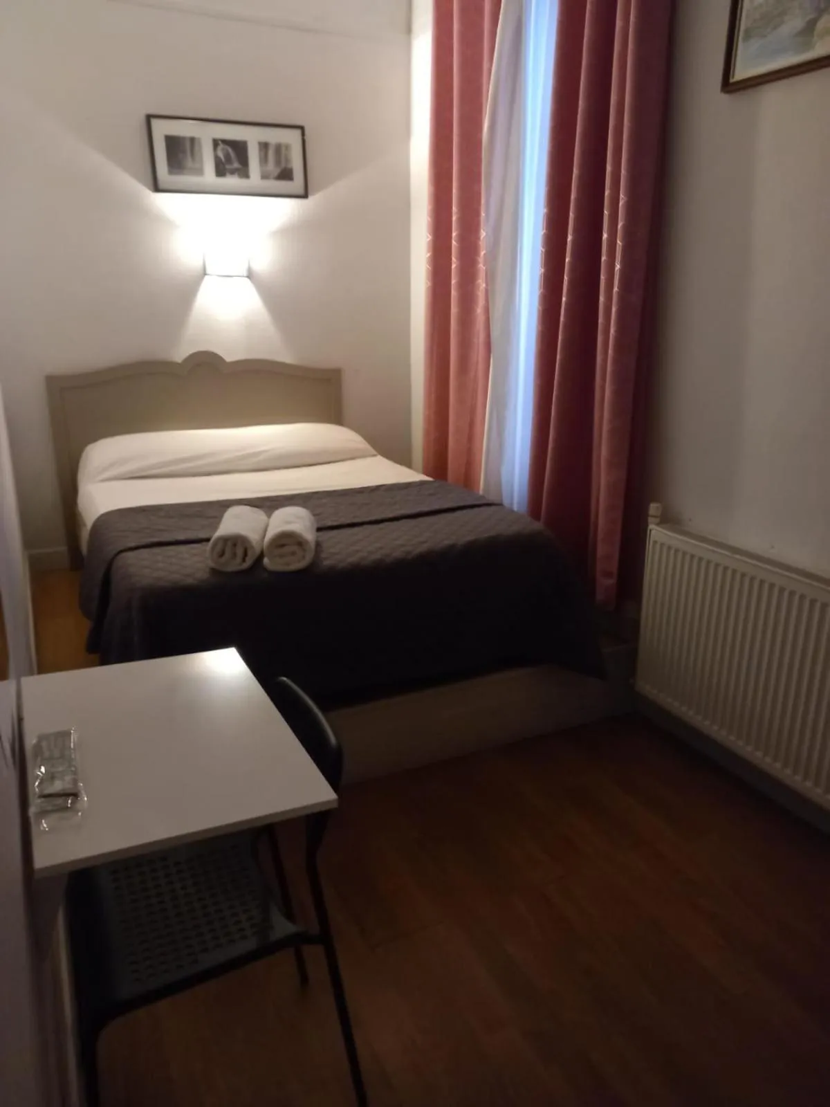 Bed in Hôtel Résidence De Bruxelles