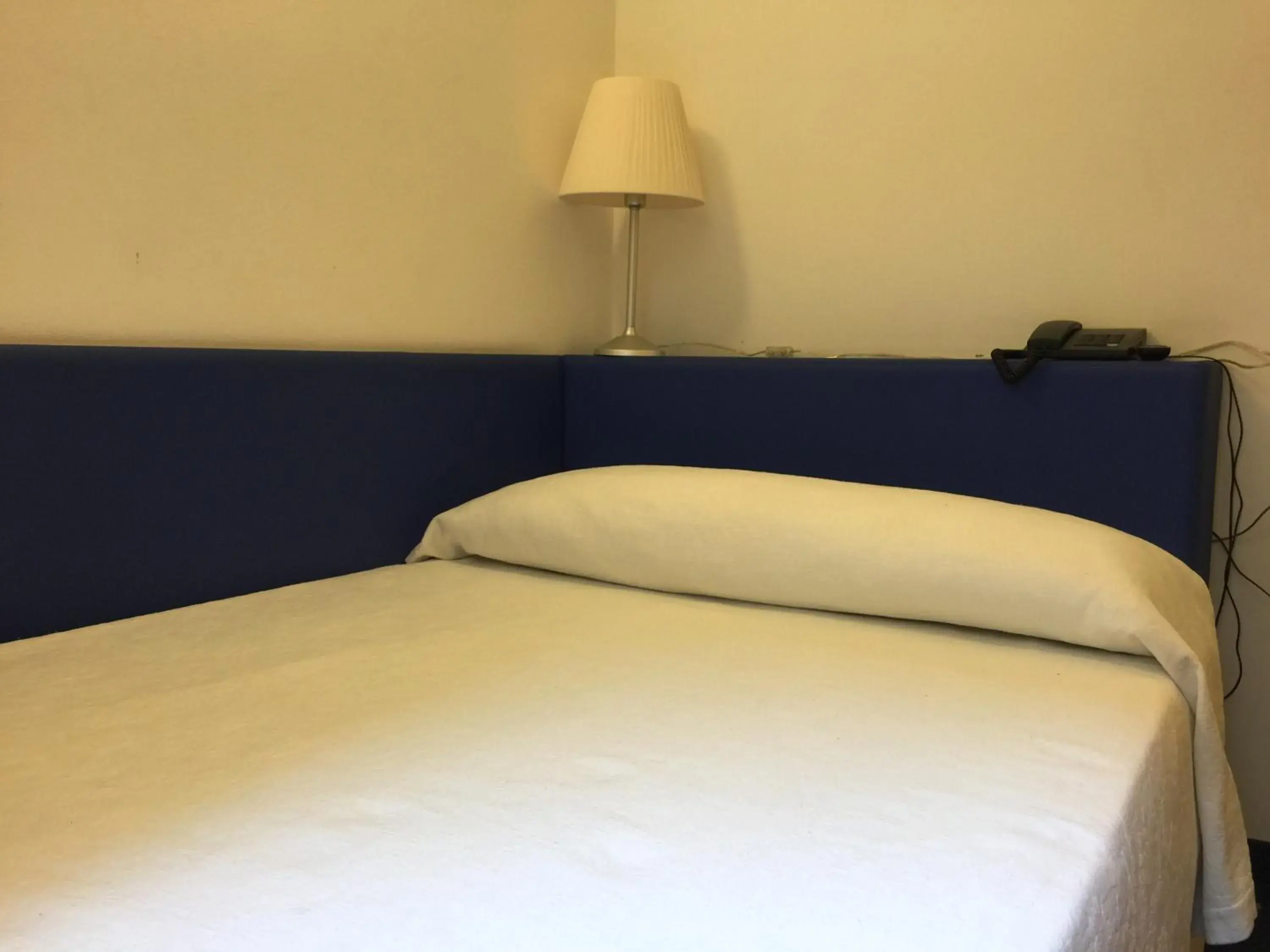 Single Room in My Hotel Milano Single Room in My Hotel Milano