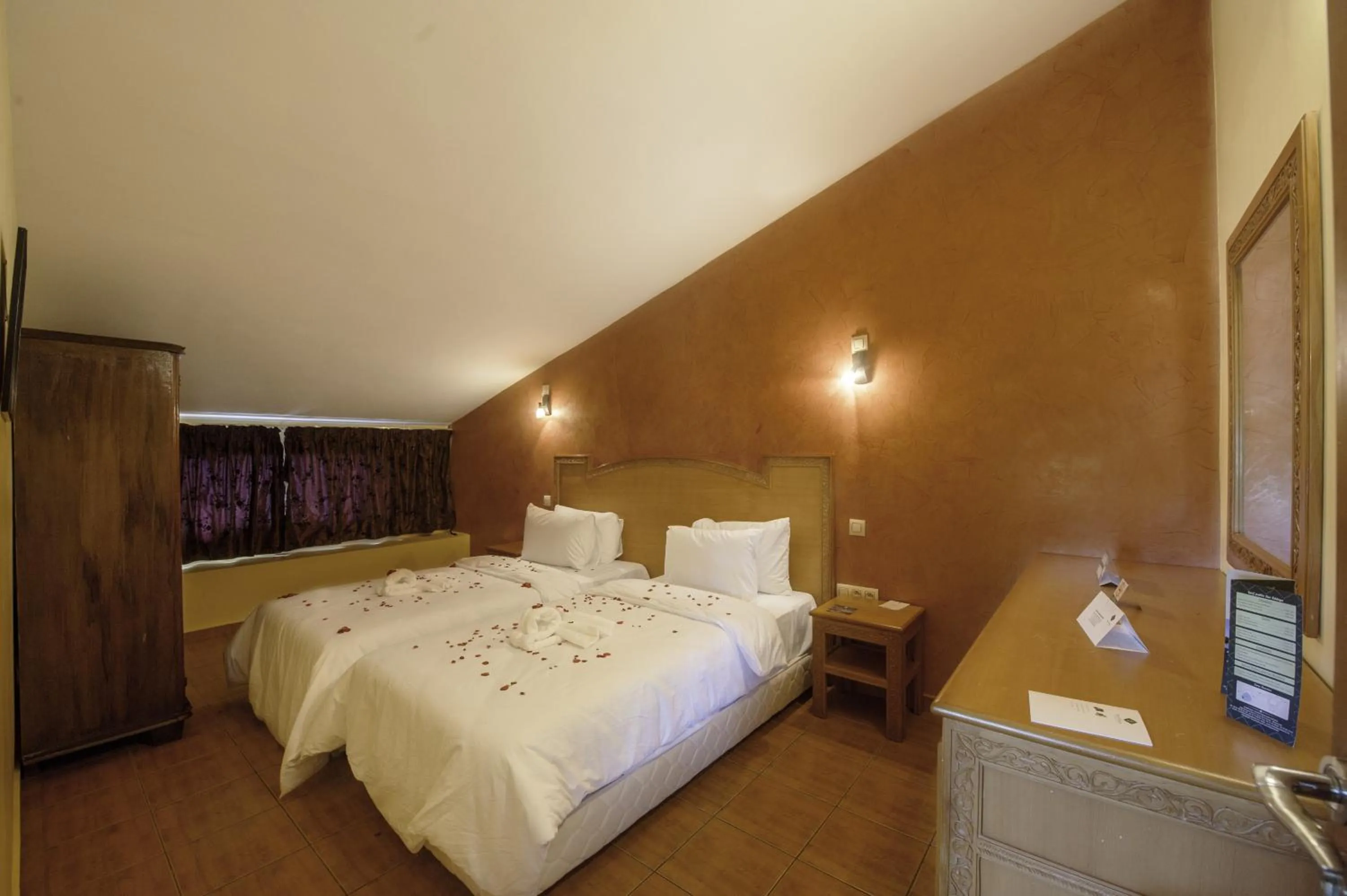 Bedroom, Bed in Hotel Dar Eddaya