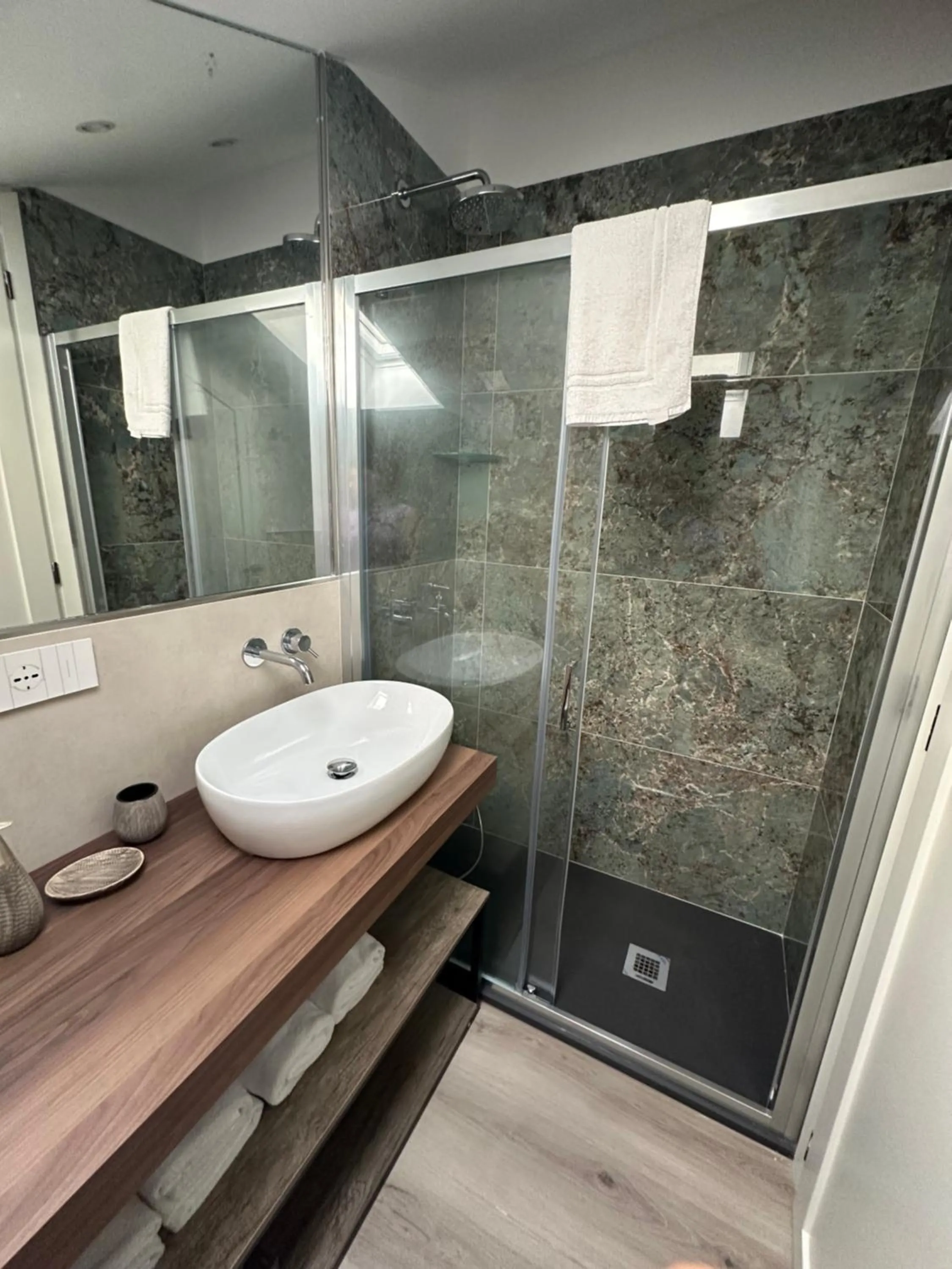 Shower in Hotel Marinella