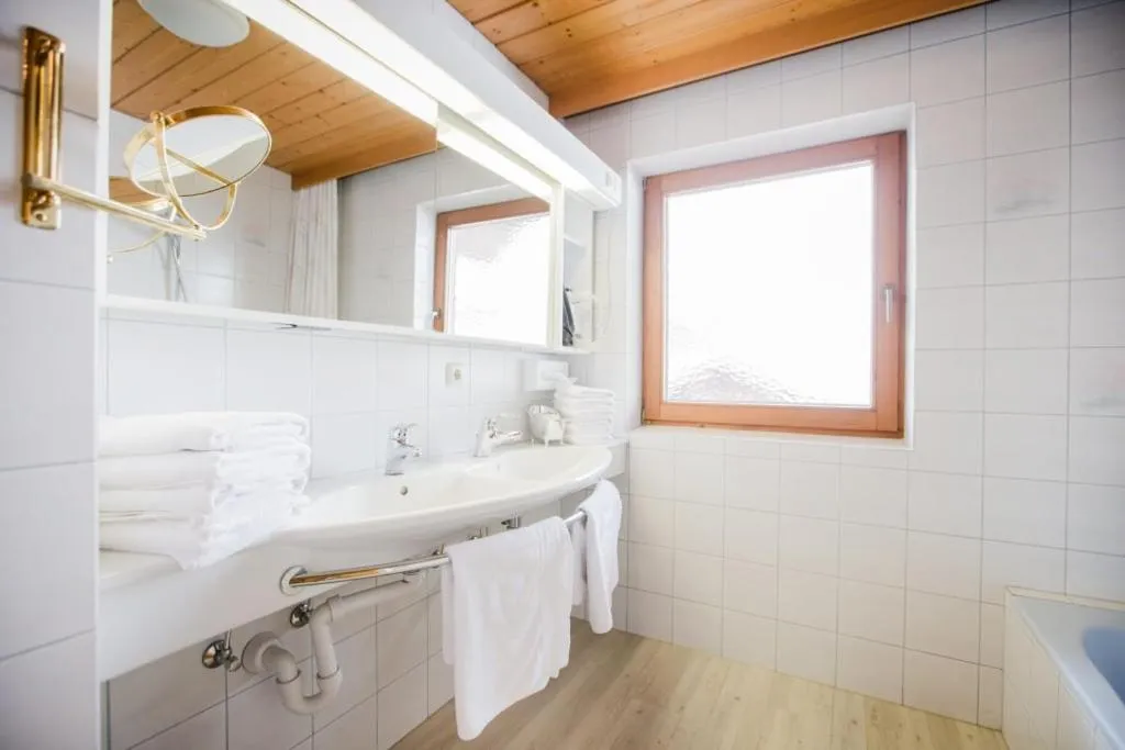 Bathroom in Aparthotel Dorfplatzl Garni Apartments & B&B