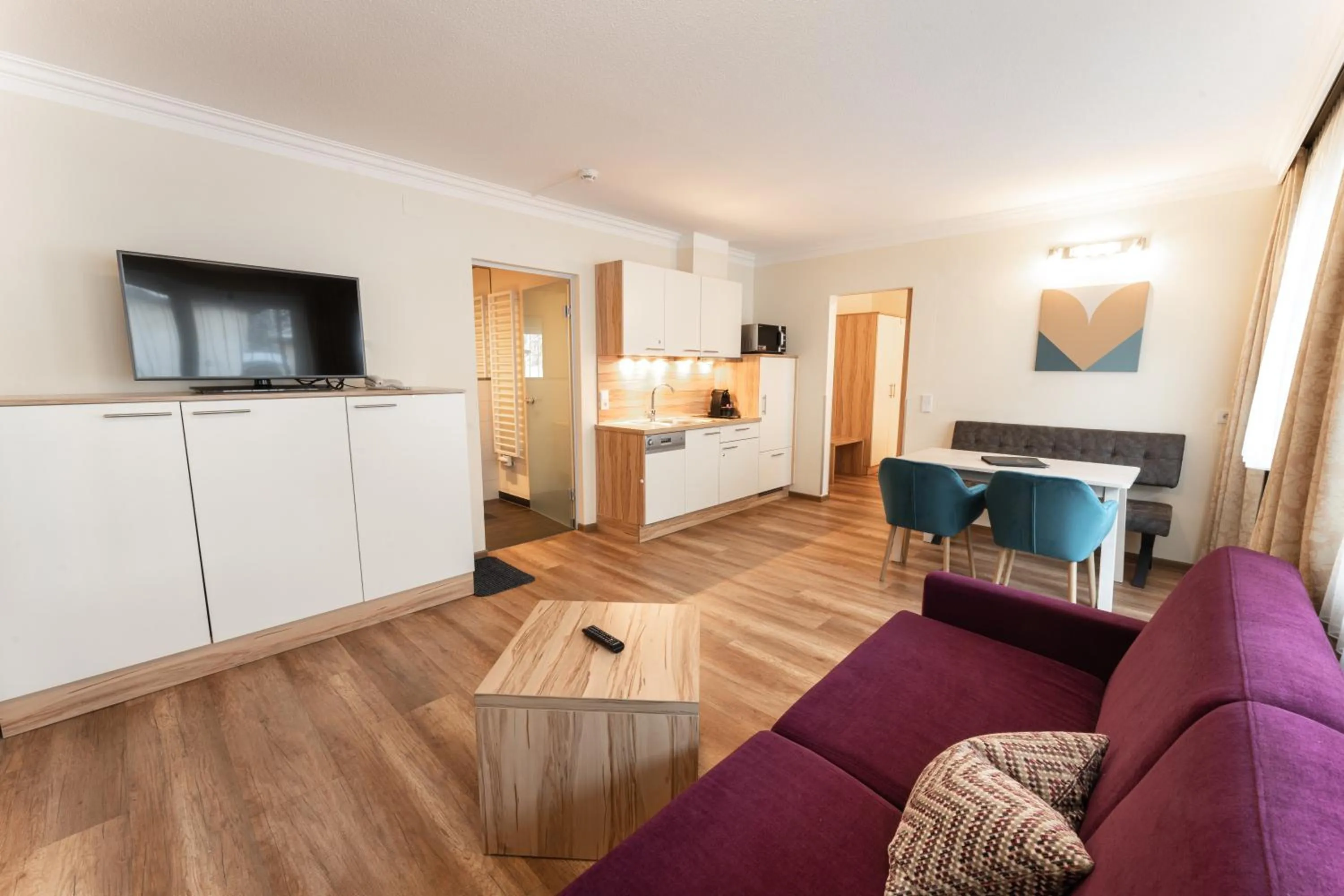 TV and multimedia in Aparthotel Dorfplatzl Garni Apartments & B&B