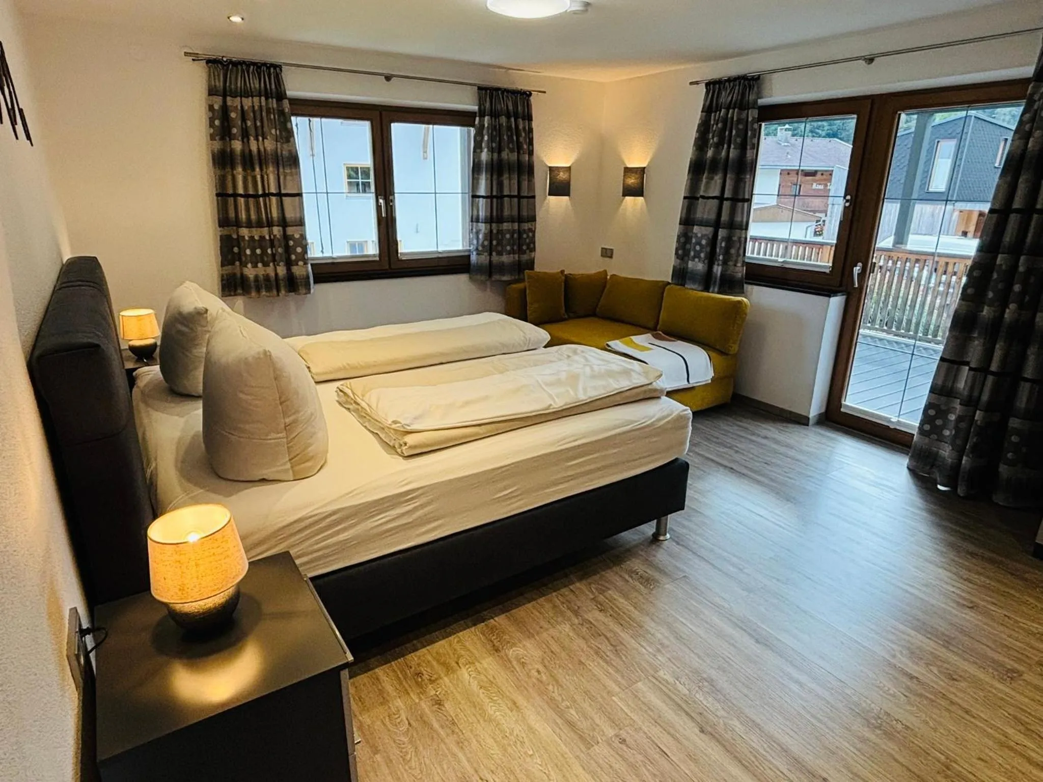 Bedroom, Bed in Aparthotel Dorfplatzl Garni Apartments & B&B