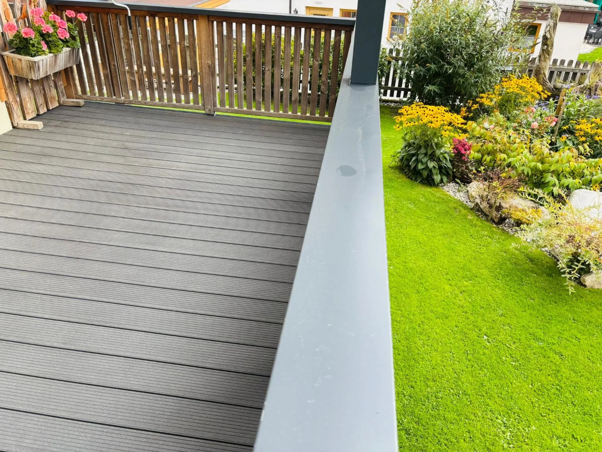 Garden view in Aparthotel Dorfplatzl Garni Apartments & B&B