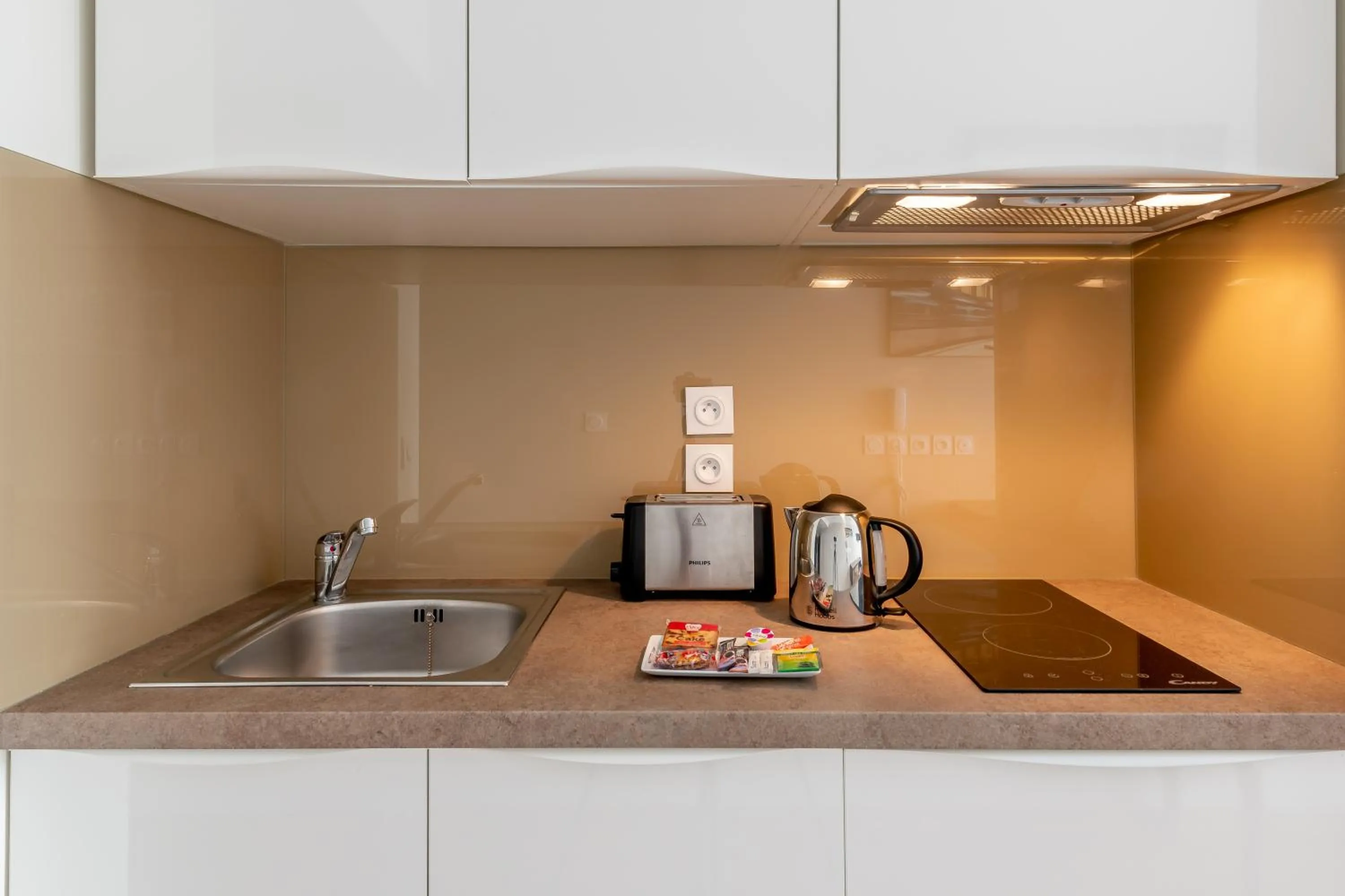 Kitchen or kitchenette in All Suites Appart Hôtel - Bordeaux Centre Gare