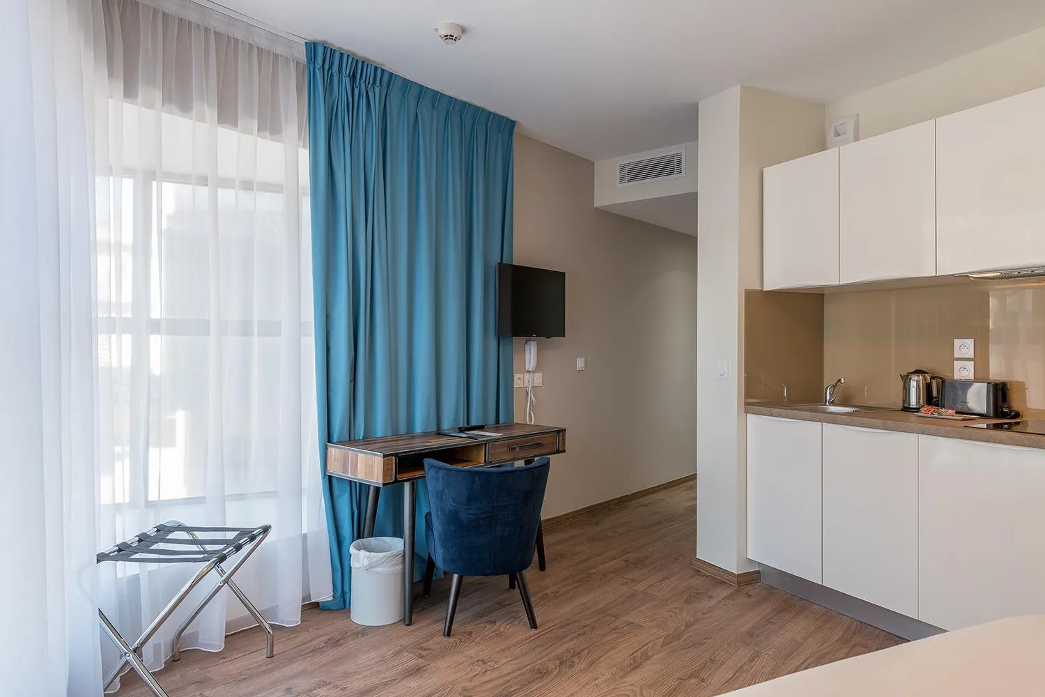 Kitchen or kitchenette in All Suites Appart Hôtel - Bordeaux Centre Gare